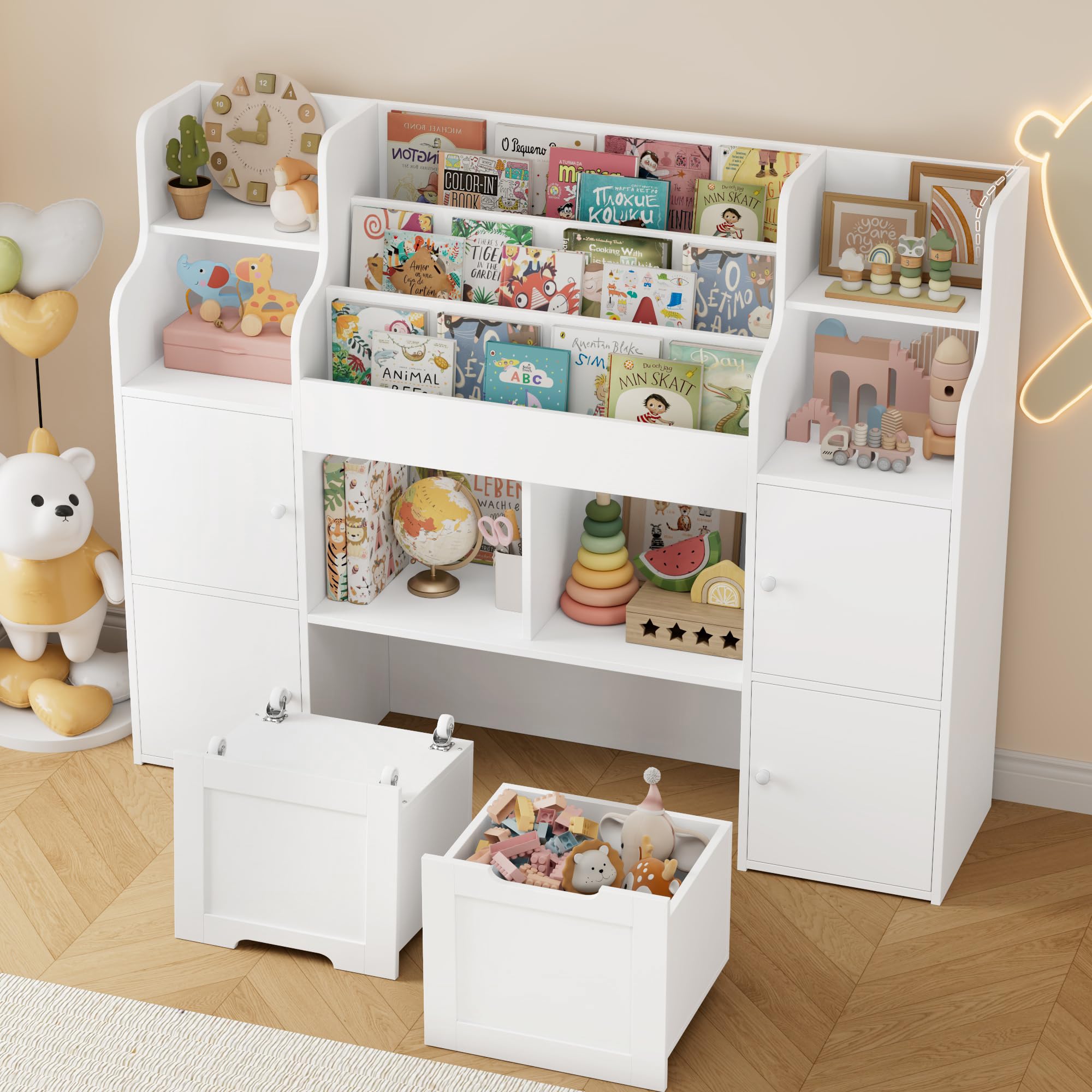 FOREHILL Scaffale Portagiochi Bambini, Libreria per Bambini a 6 Scomparti Aperti e 4 Ante, Mobile Giochi a 2 Cassetti su Ruote, per Cameretta e Stanza dei Giochi, 122x30x100cm Bianco