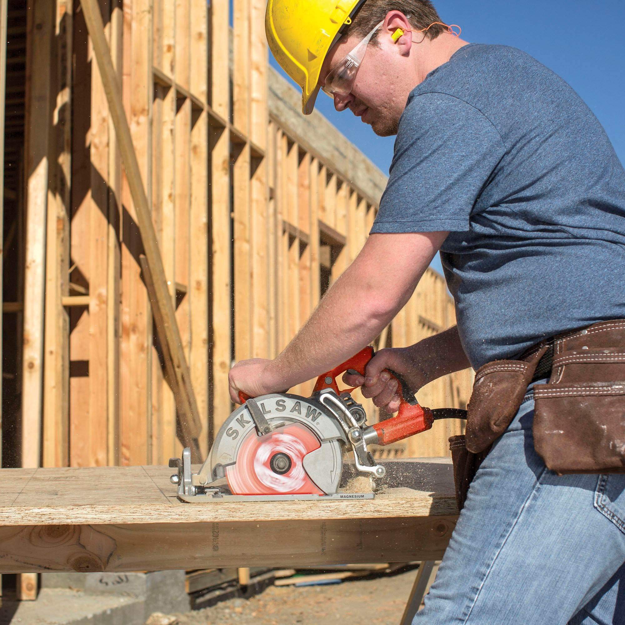 Skilsaw 7.25 Inch Corded Magnesium Worm 