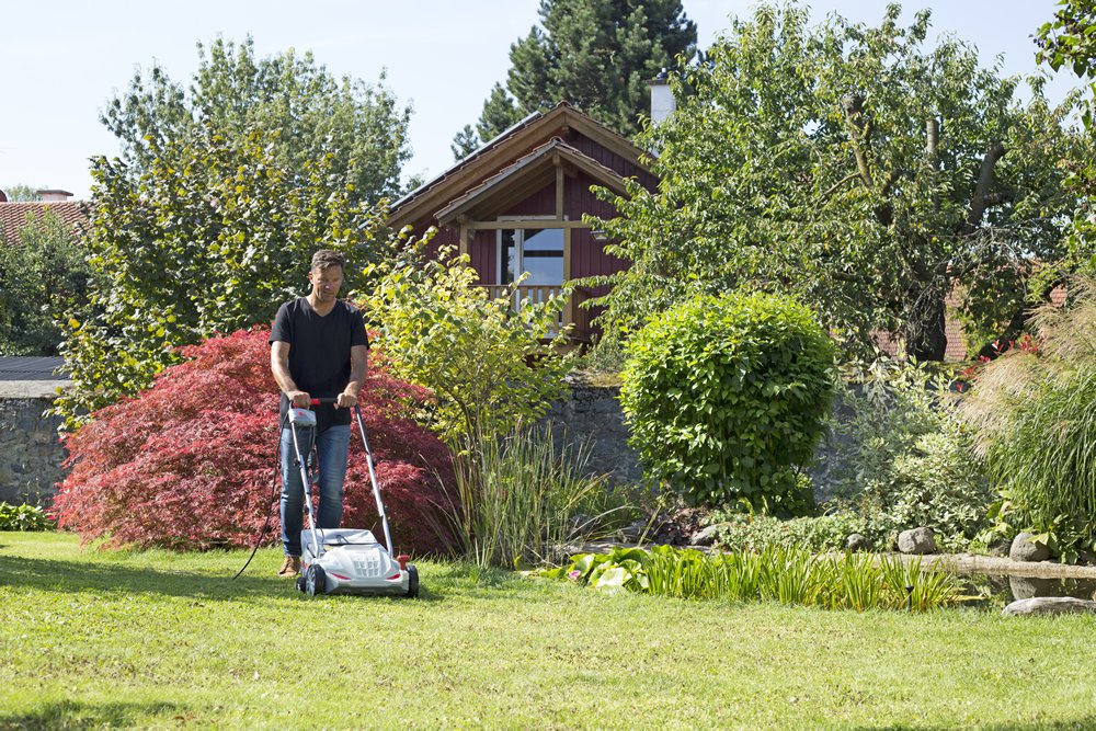 IKRA Aerator i Wertykulator elektryczny IEVL 1532 worek przechwytujący 30l szerokość robocza 32cm głębokość robocza regulowana 1.500W