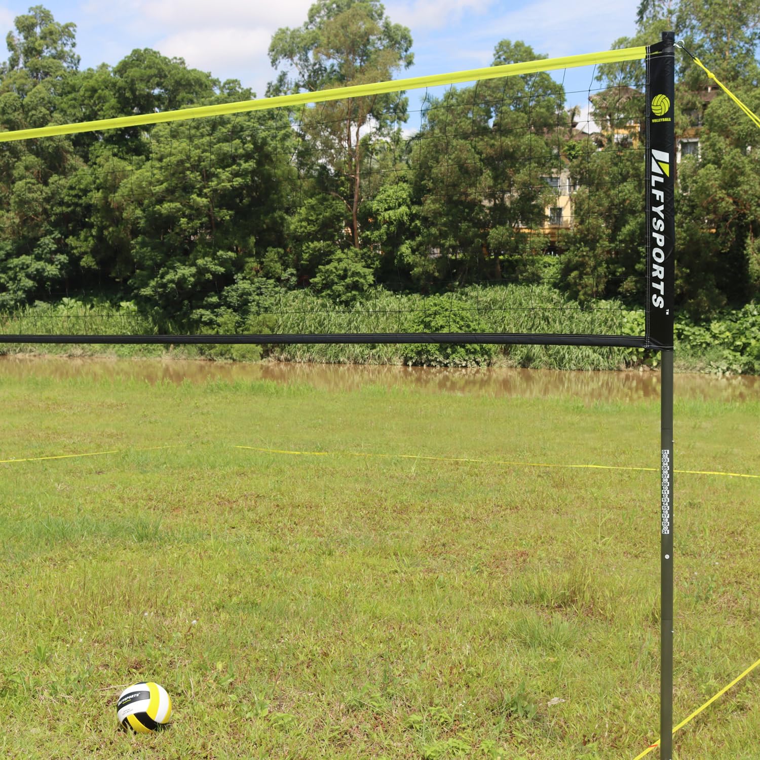 Tragbares Volleyballnetz Set Outdoor mit höhenverstellbaren Stangen, Volleyball mit Pumpe und Tragetasche