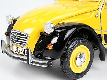 (未使用･未開封品)　ドイツレベル 1/24 シトロエン2CV プラモデル gsx453j Amazon.co.jp: ドイツレベル 1/24 シトロエン2CV プラモデル 80