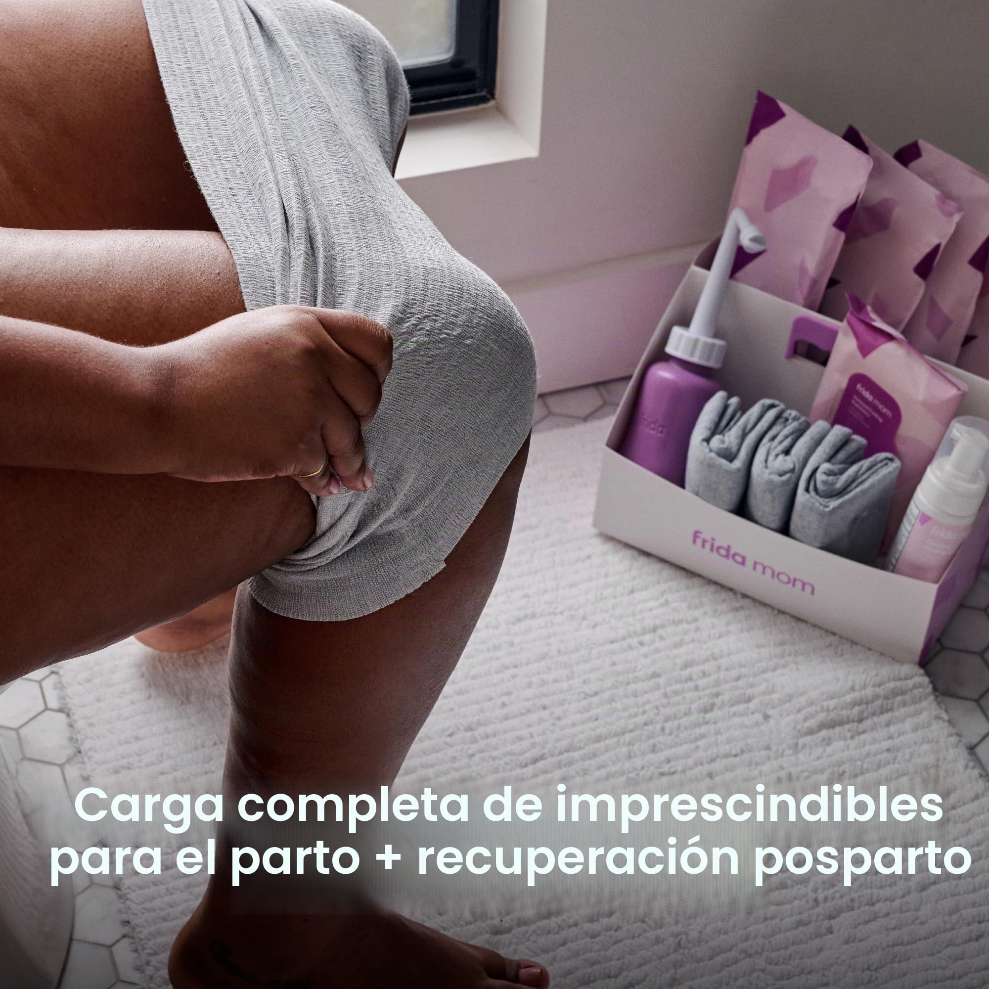 Frida Mom Kit de trabajo de parto, parto y posparto: todo en uno + artículos esenciales posparto: almohadillas de maternidad, biberón, calcetines para mamá, bata de lactancia, bragas desechables con