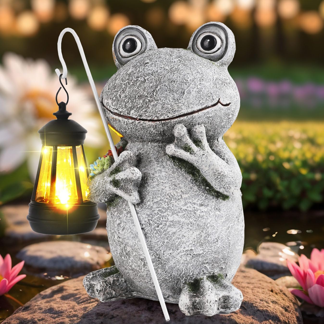 Mother Baby Giraffe Statue with Solar Lantern 9.7" Resin Giraffe Figurine Frog Solar Garden Statues Garden Resin Frog Figurine Patio Yard Porch Decor Gifts for Mom Grandma Women Gardeners