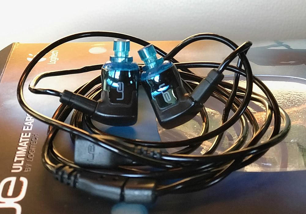 Ultimate Ears Triple fi 10 Earphones - Metallic Blue: Amazon.co.uk