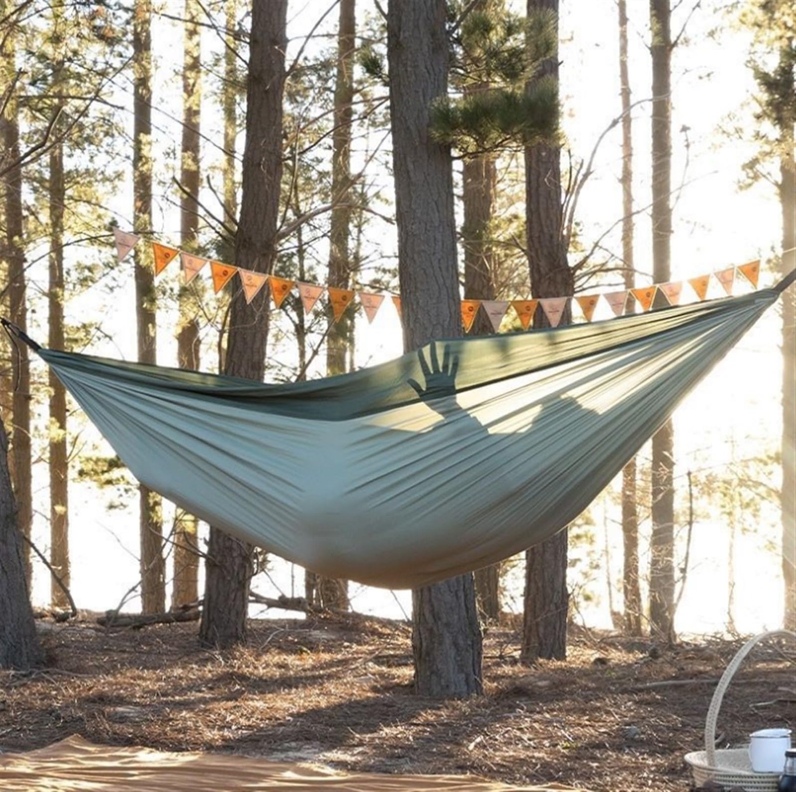 Przenośny hamak outdoorowy – szybki montaż, oddychający nylon, duża nośność – idealny na kemping, wędrówki, podróże i relaks, lekki i