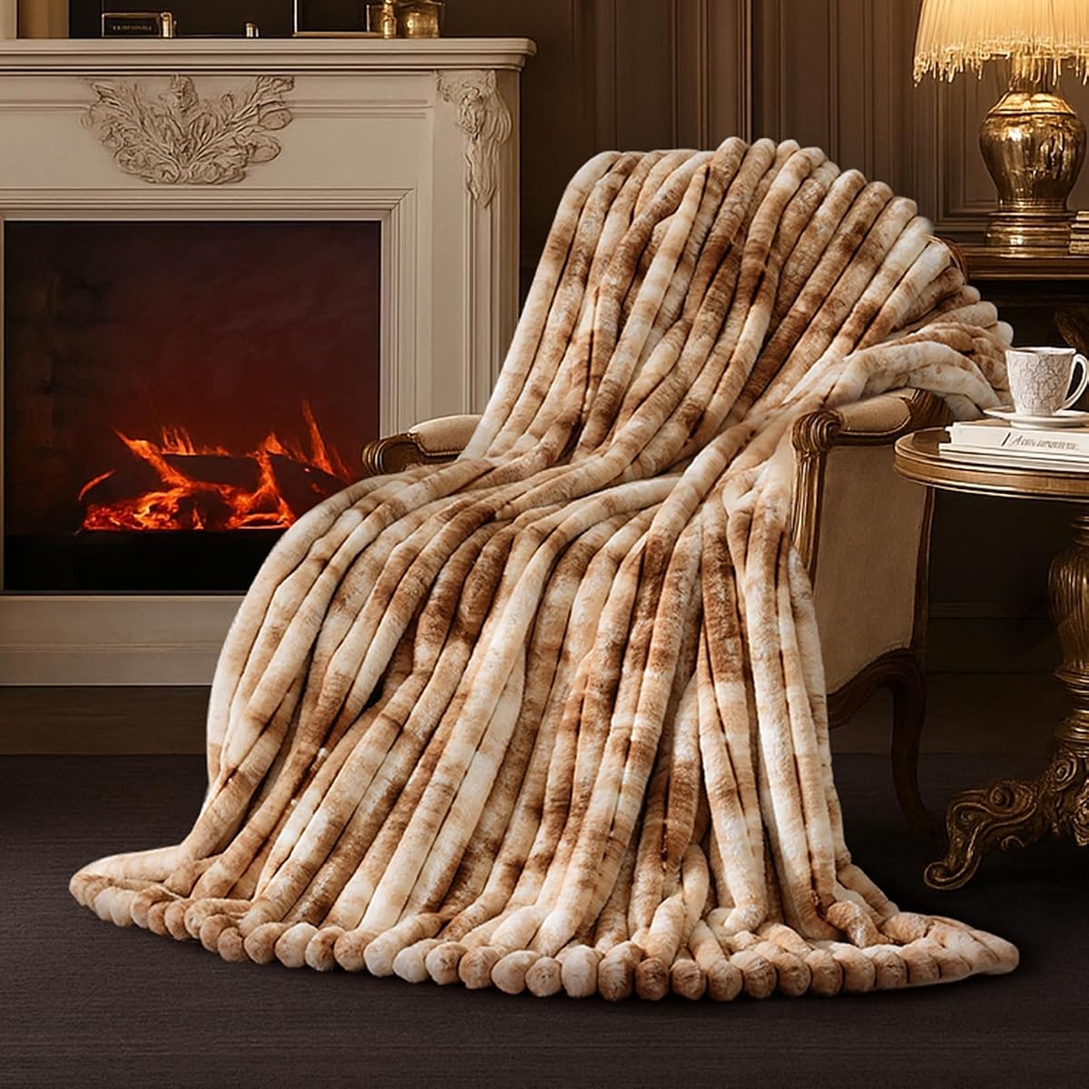 Amélie Home Manta de piel sintética para sofá, acogedora piel esponjosa y lujosa mantas de regalo de felpa suave a rayas para sofá familiar, silla, dormitorio, 55 x 70 pulgadas, color caqui teñido anudado