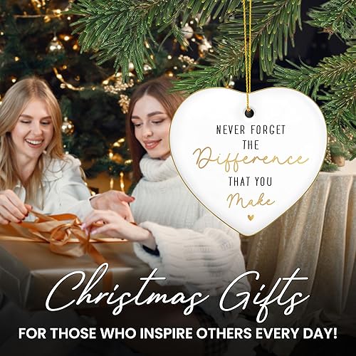 Vista 84 de OASSIE Regalos de agradecimiento de Navidad para empleados para compañeros de trabajo, adornos de Navidad de cerámica 2025 para decoraciones