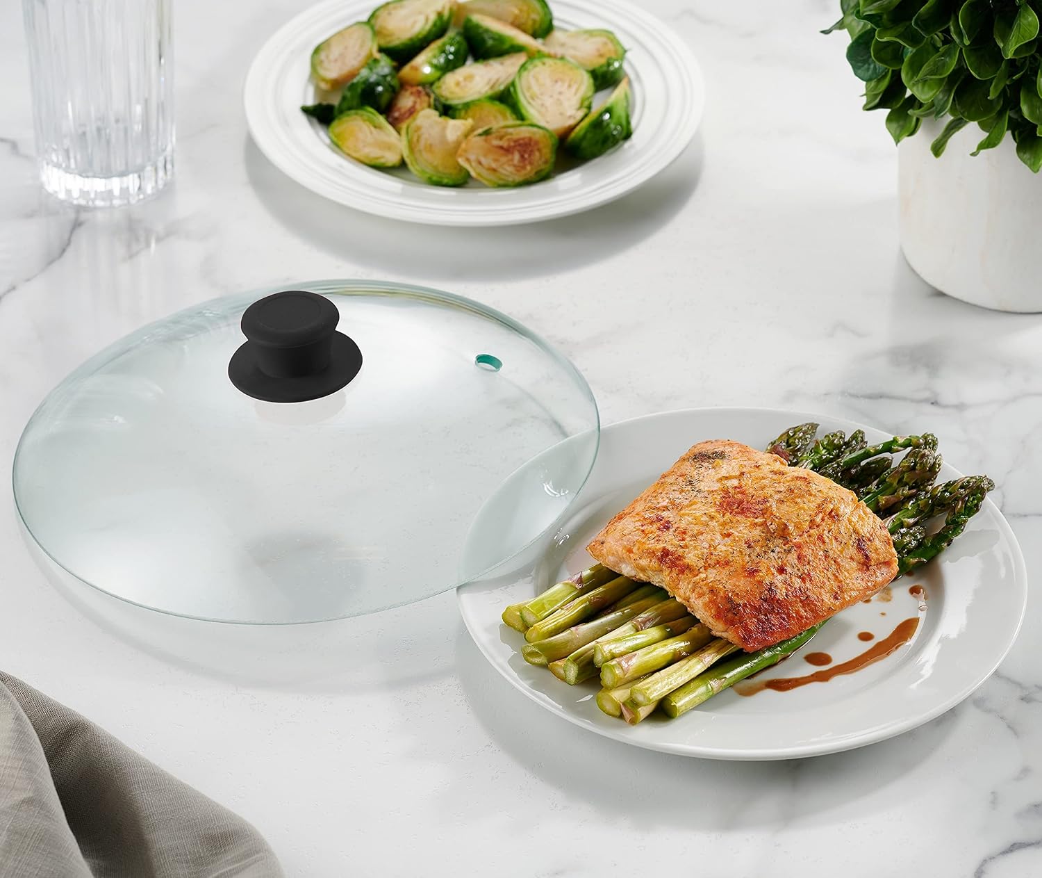 Godinger Microwave Plate Cover Lid with Easy Grip Handle, Safe Tempered Glass, Microwave Food Cover, Splatter Cover Guard