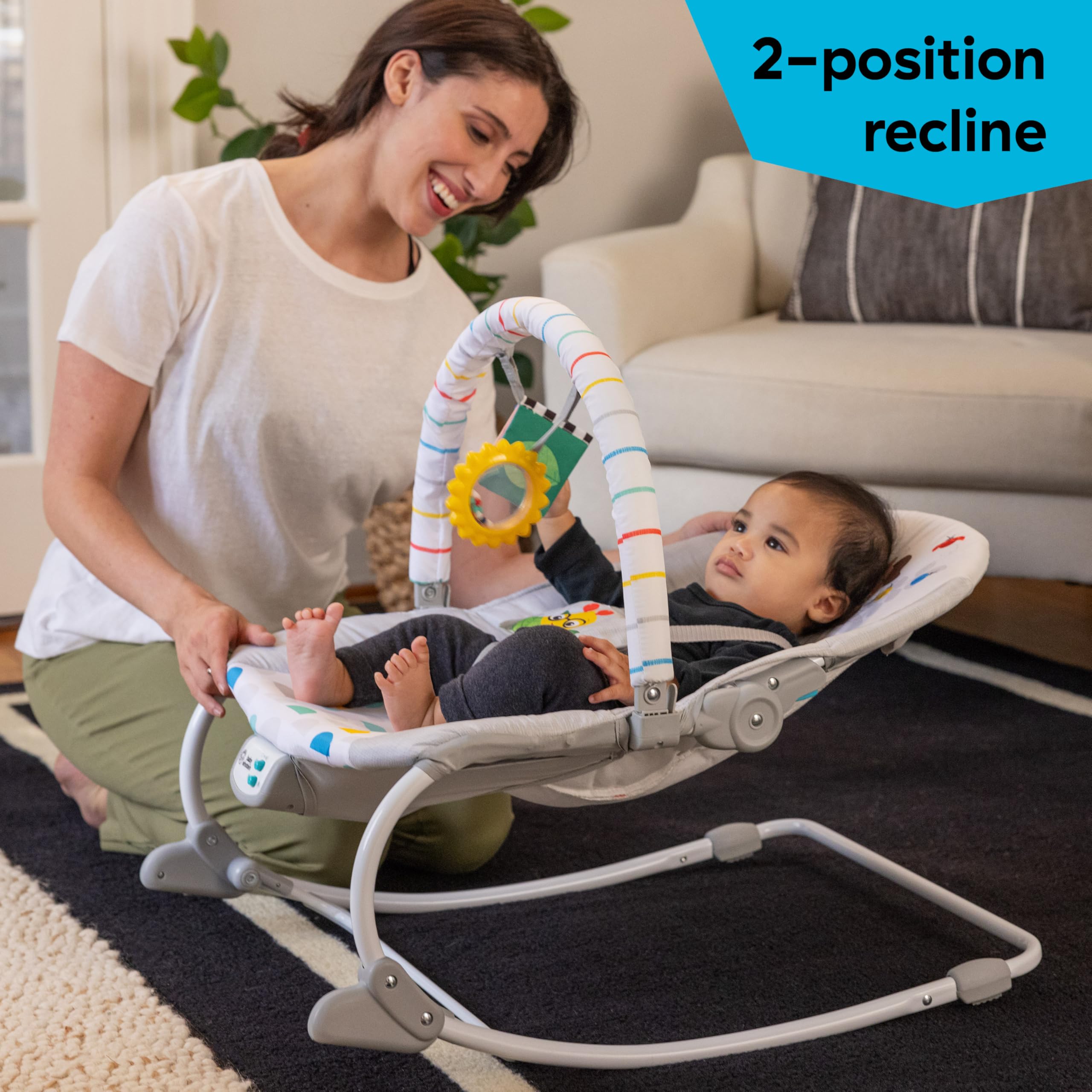Baby Einstein, Dondolo Musicale Dean's Discovery Spot per Neonati e Bimbi, 2-in-1 Sedia e Dondolo, Vibrazioni e Musica 20+ Minuti, 2 Posizioni Reclino, Giochi Staccabili, Max 18 kg, 0+ Mesi