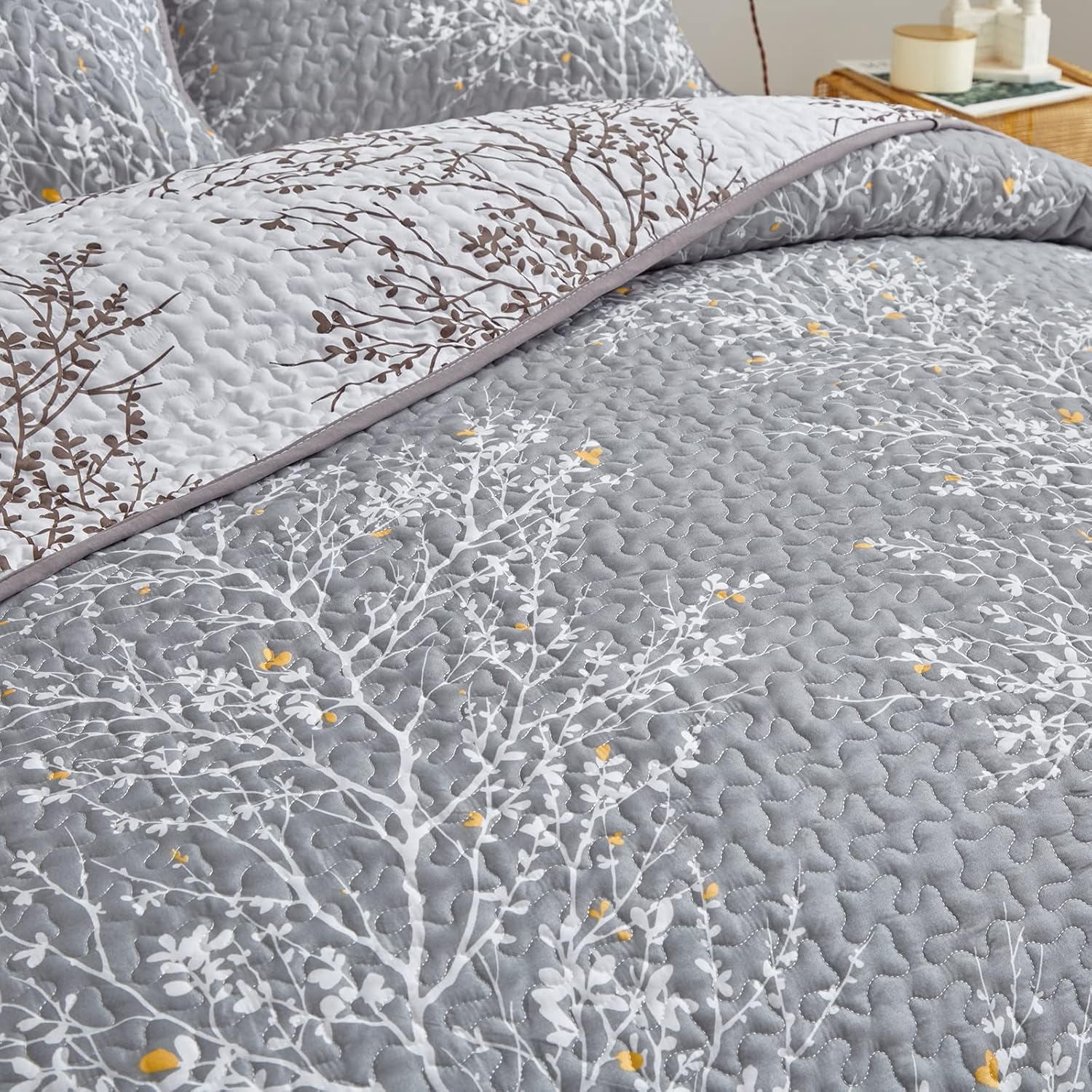 FlySheep 3 Pieces Grey Quilt Set Full Queen Size, Branch with Yellow Flower on Gray, Soft Microfiber Lightweight Summer Bedspread for All Season - 92"x90"