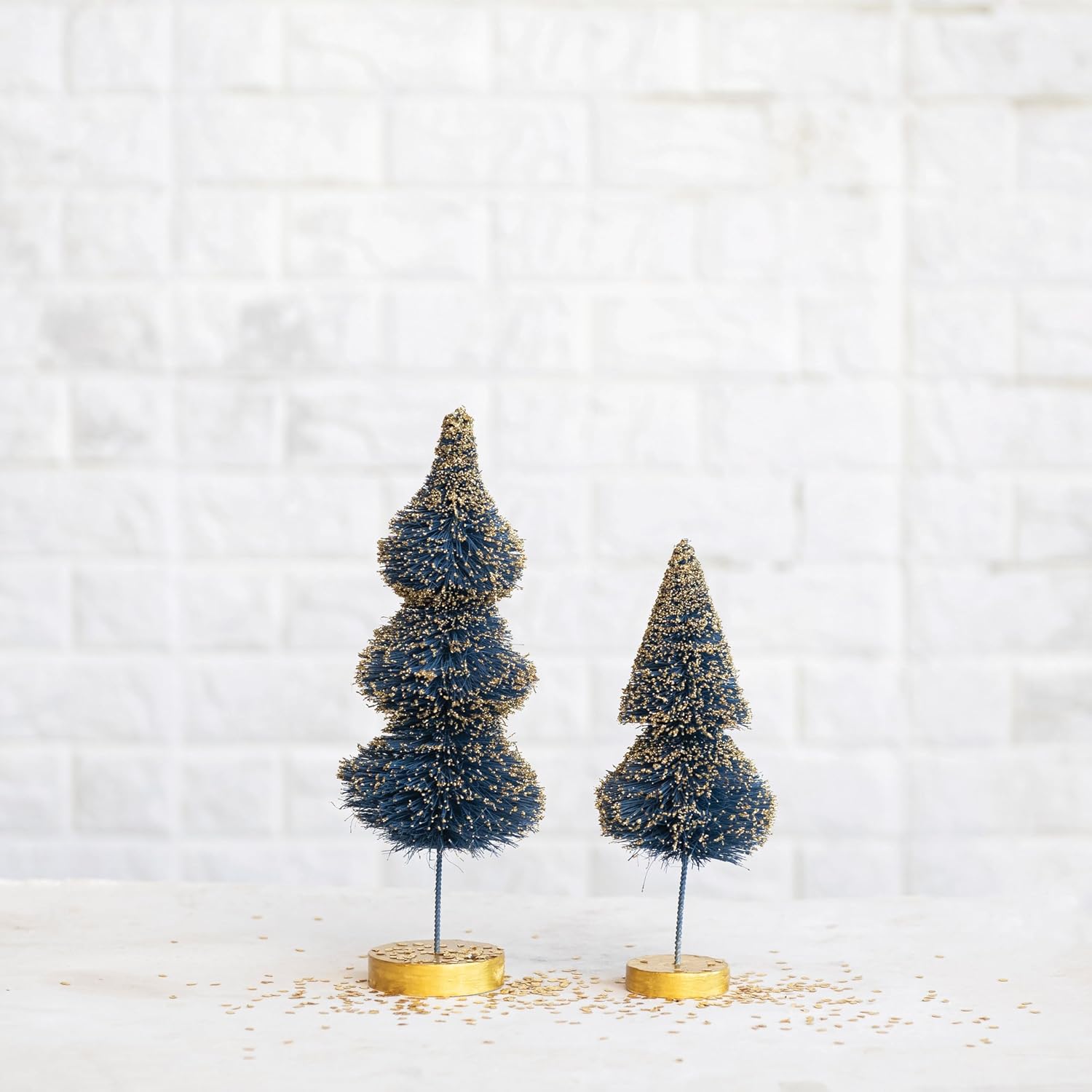 Creative Co-Op Tall Sisal Bottle Brush Tree with Gold Glitter and Wood Base, Blue