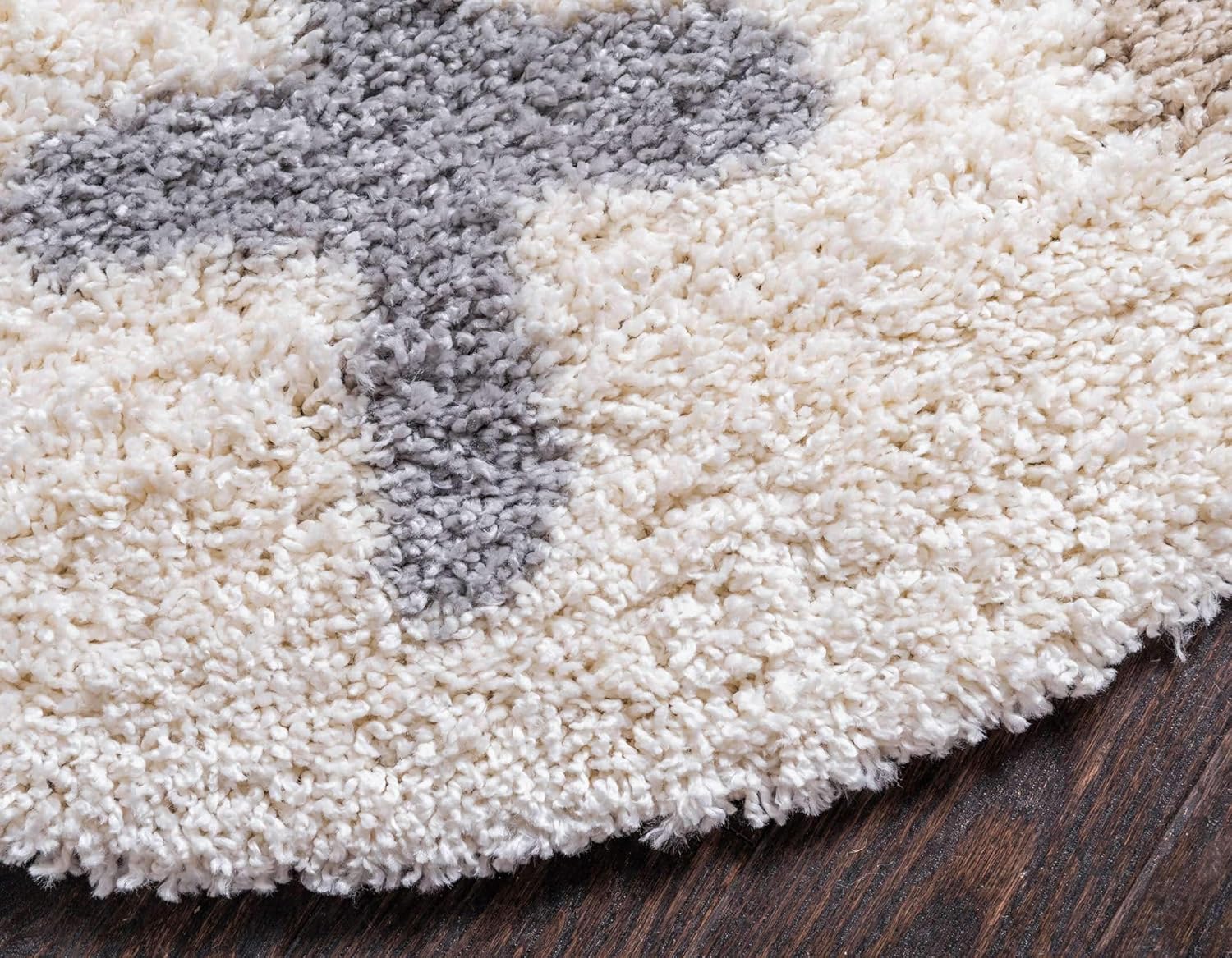 Unique Loom Hygge Shag Collection Modern Moroccan Inspired, Geometric Design, Plush & Cozy Area Rug (3' 3 x 3' 3 Round, Ivory/ Tan)
