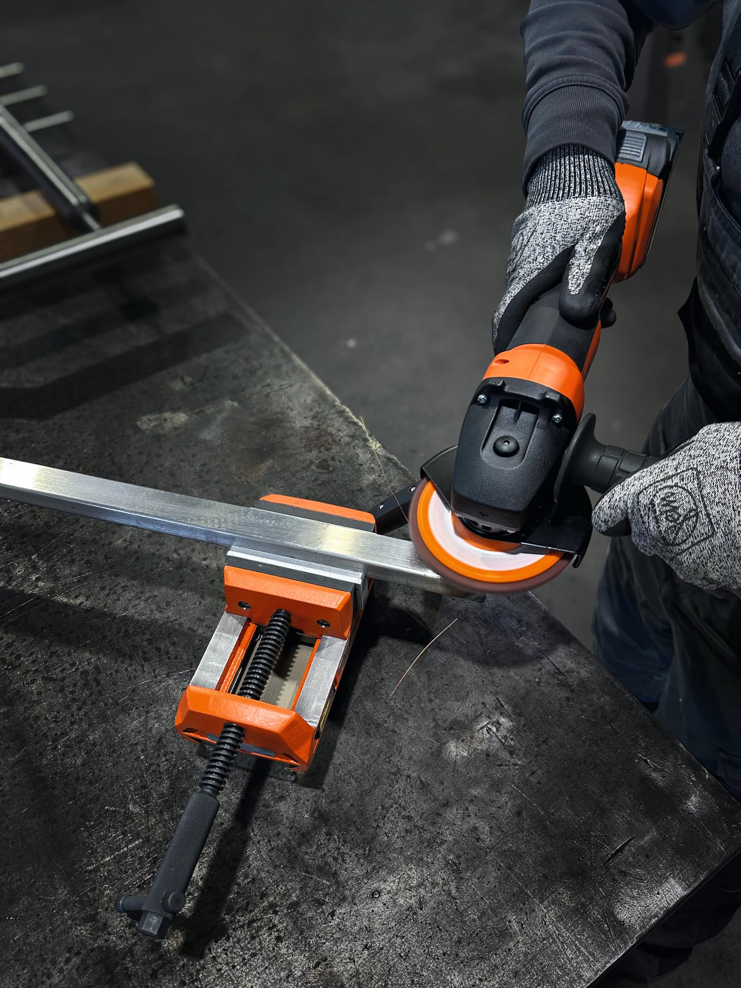 FEIN Amoladora angular batería Ø115 mm, CCG18-115-12 PD AS,18V, gran potencia y duración, para aplicaciones universales, motor sin escobillas, sin batería y cargador, con interruptor de hombre muerto