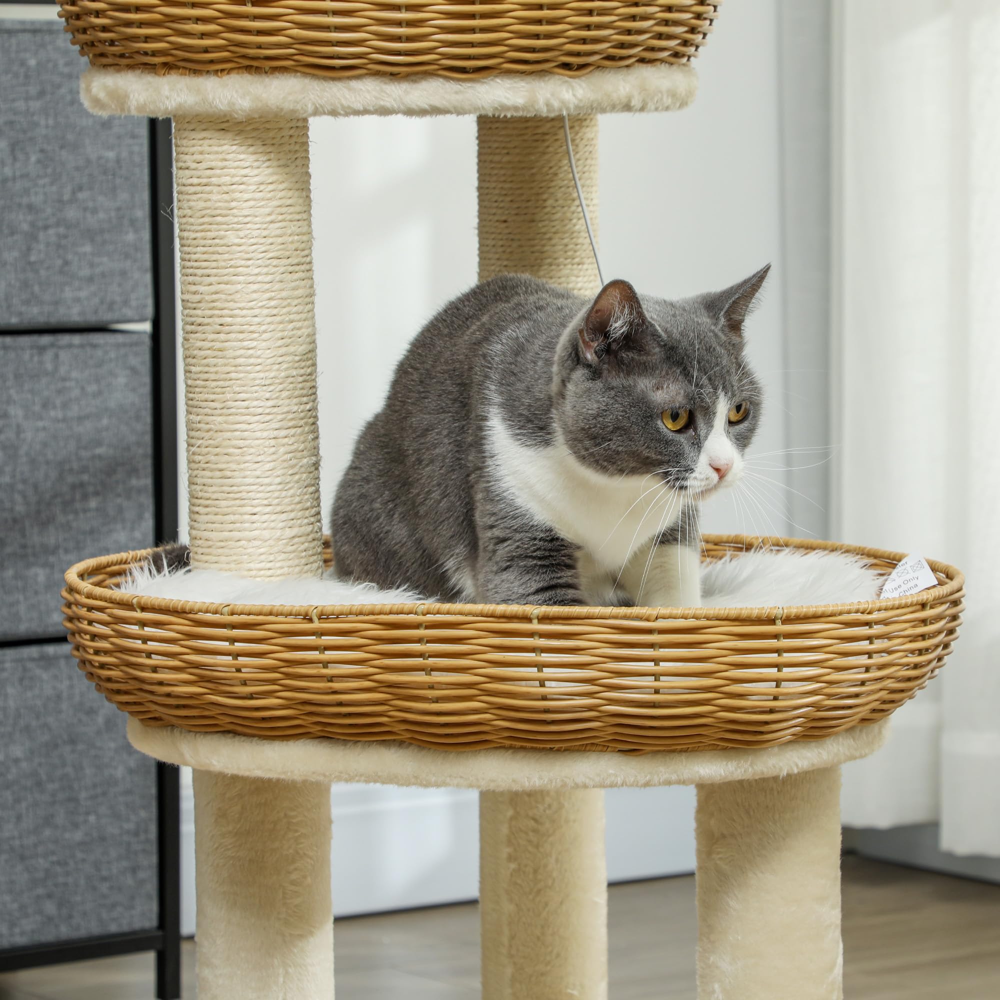 PawHut Kratzbaum, Kletterbaum, Höhe 75,5 cm, mit Zwei Katzenbetten aus Rattan, Kratzstangen, waschbaren Kissen, Spielzeugball, Beige
