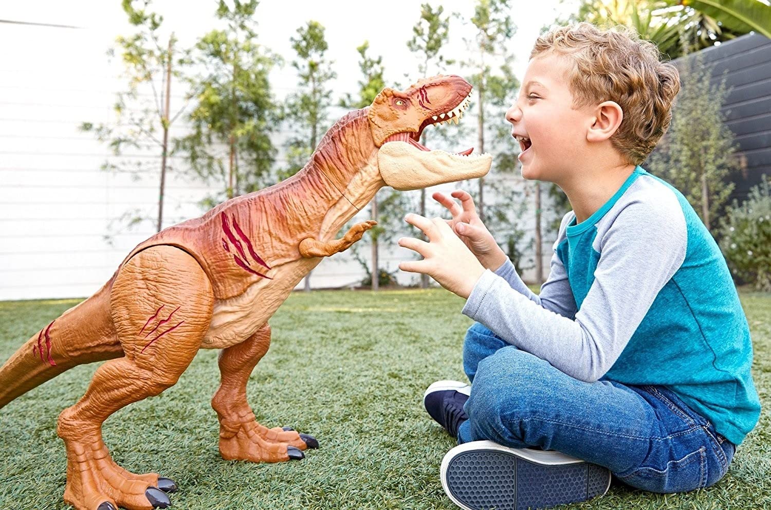 Jurassic World Battle Damage ROARIN' Super Colossal Tyrannosaurus
