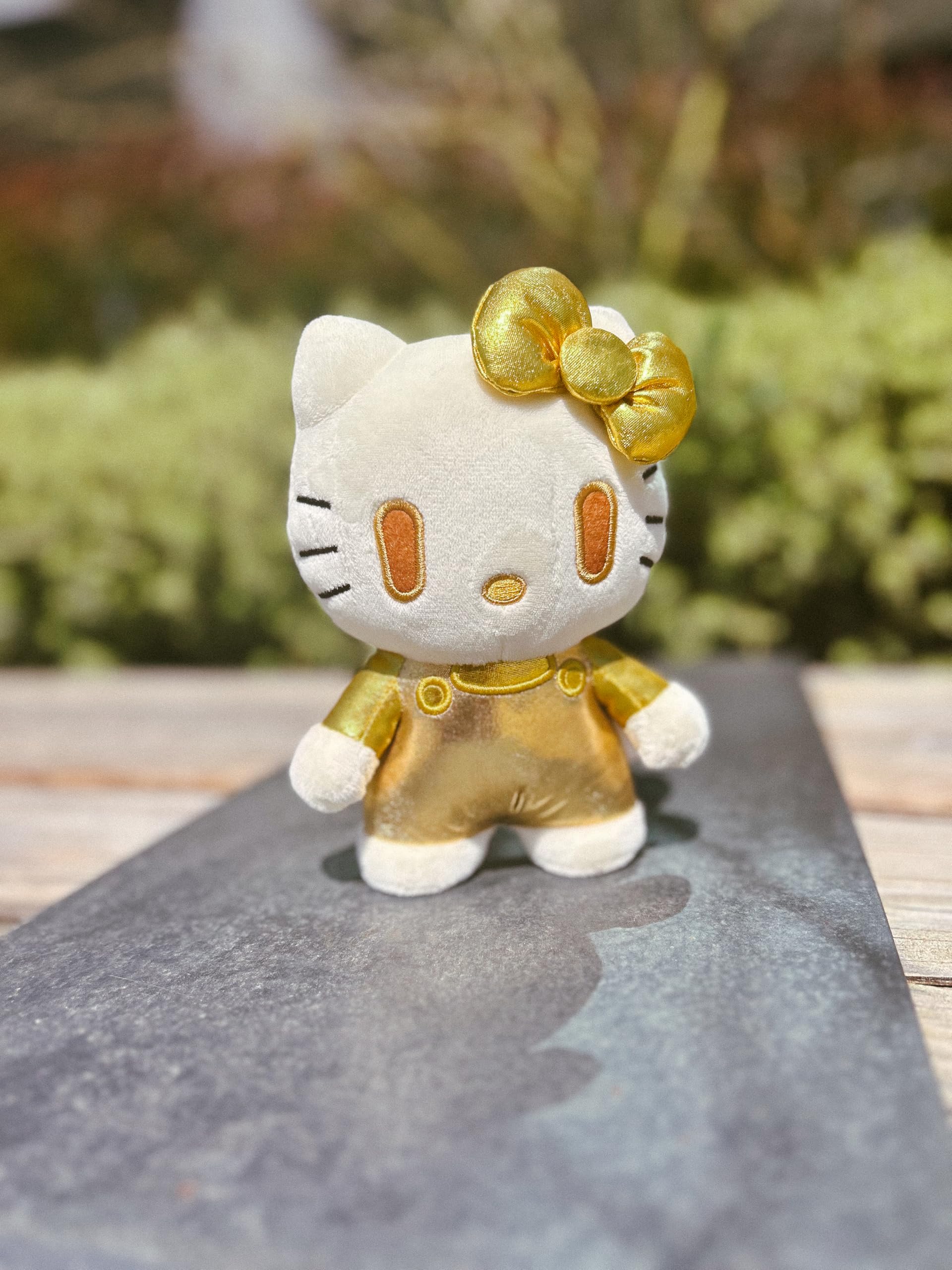 YuMe DZNR Hello Kitty and Friends - Golden Edition - Hello Kitty - Image 3