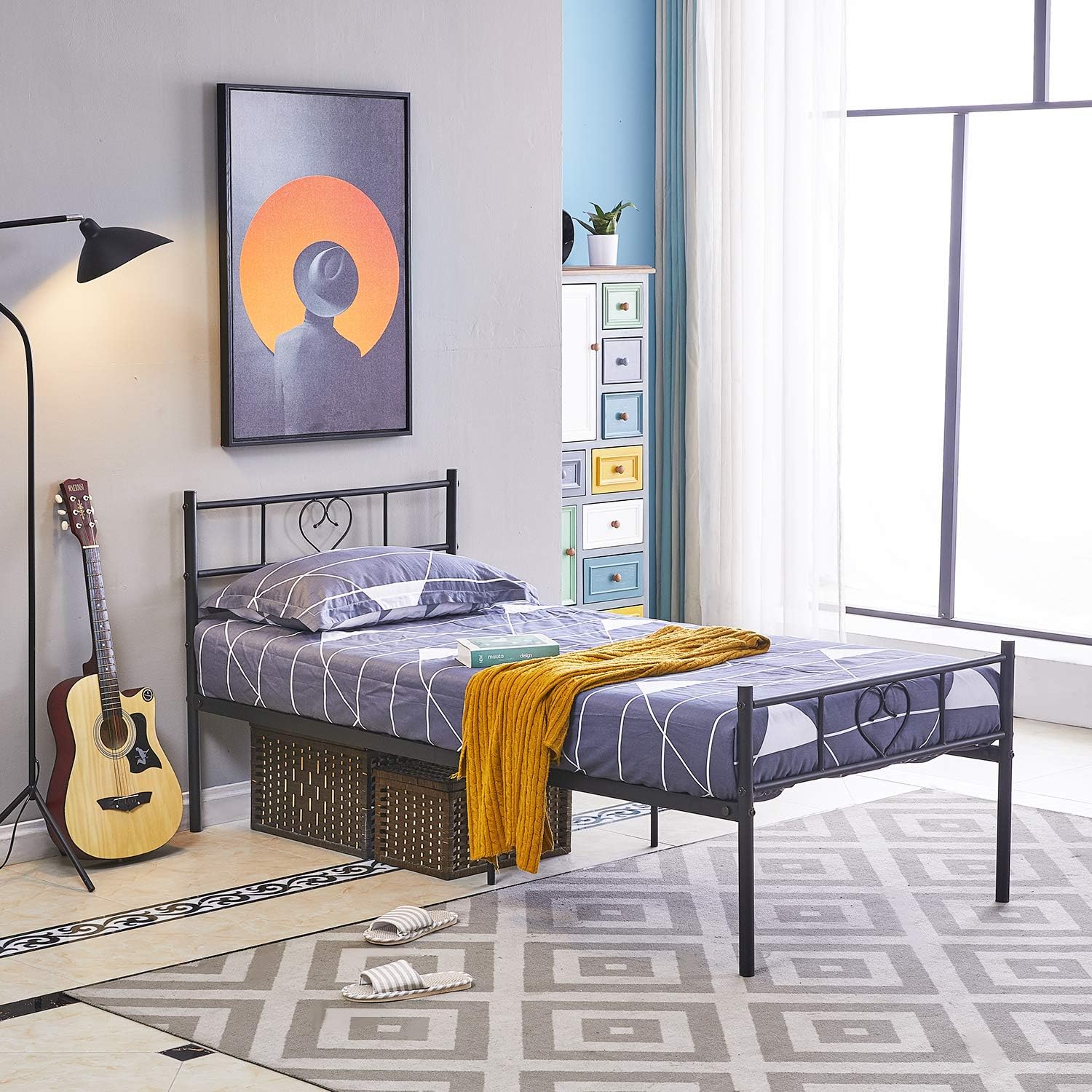 H.J WeDoo 3FT Single Bed Metal Beds Frame Heart-Shaped Solid Bedstead Base with Large Storage Space For Adults Chindren, Black