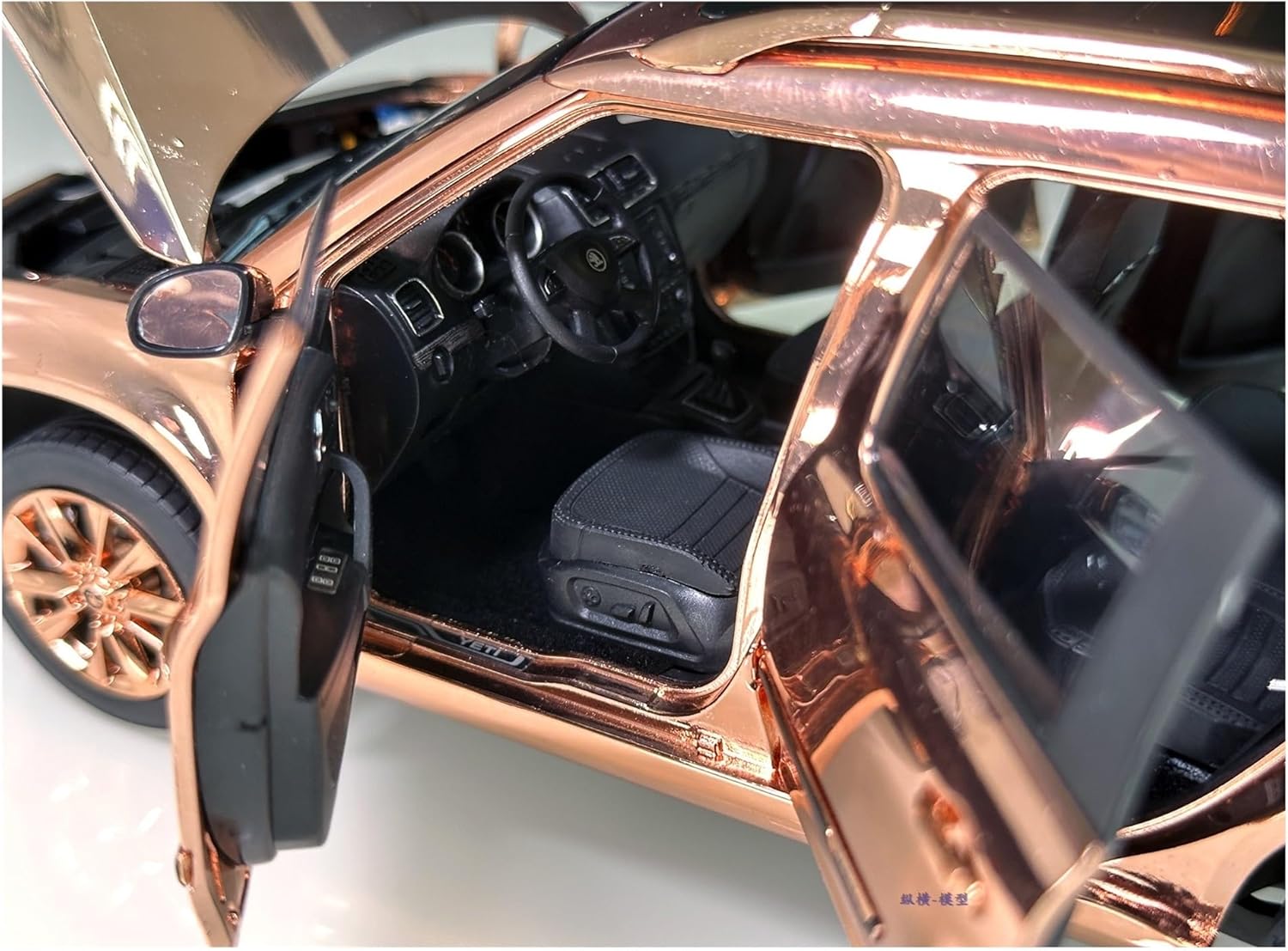 Metal Vehicles Toys 1:18 Skoda Wild Emperor SUV Alloy Die-cast Car Toys Computer Desktop Ornaments Display Gift