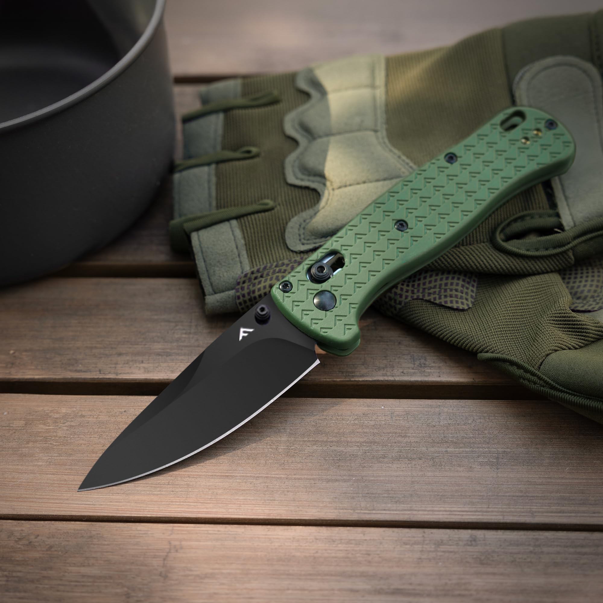 FLISSA Couteau Pliant de Poche 14C28N, Lame Haute Performance Meulée CNC avec Revêtement Titane Noir, Couteau de Poche EDC avec Clip, Idéal pour Usage Quotidien et Activités de Plein Air, Vert