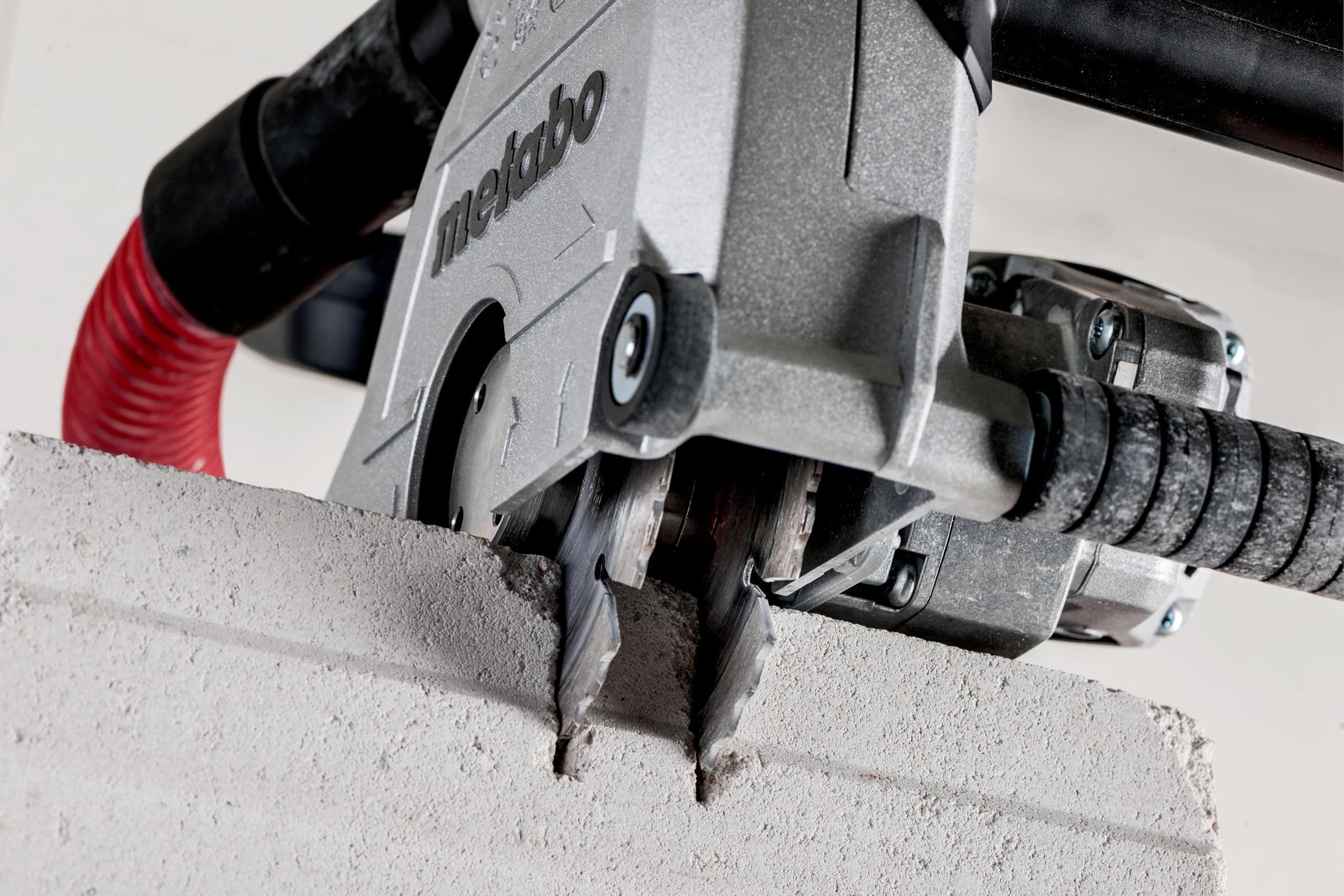 Metabo Lijadora Orbital SXE 150-5.0 BL Alta Potencia y Precisión con Multiorificio Herramienta Profesional para Acabados Suaves y Rápidos