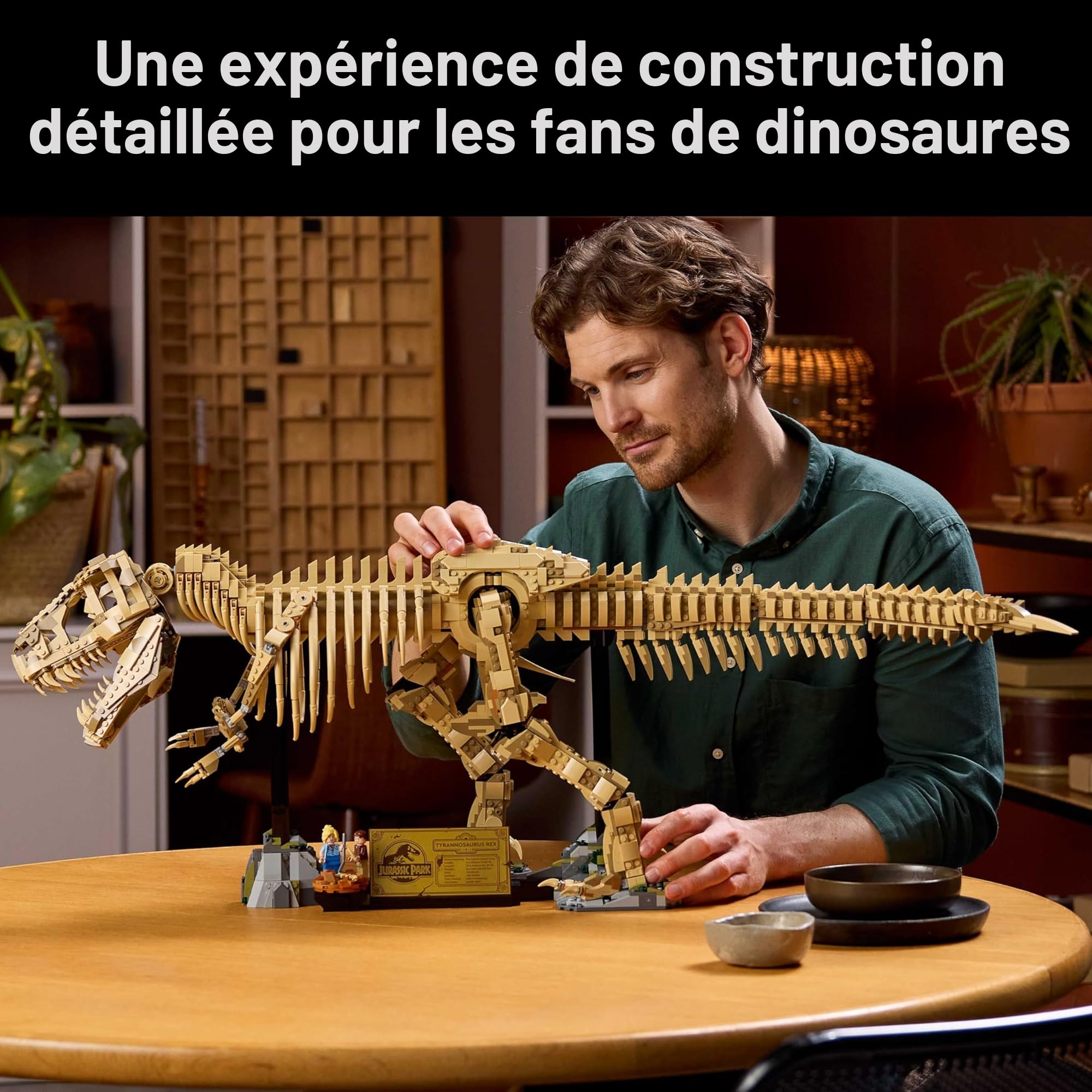 Lego Tyrannosaurus Rex : fossiles de dinosaures – Lego 76968 – Modèle à l'échelle 1:12 pour adultes – Comprend un squelette mobile T. Rex – Figurine Alan Grant & Ellie Sattler