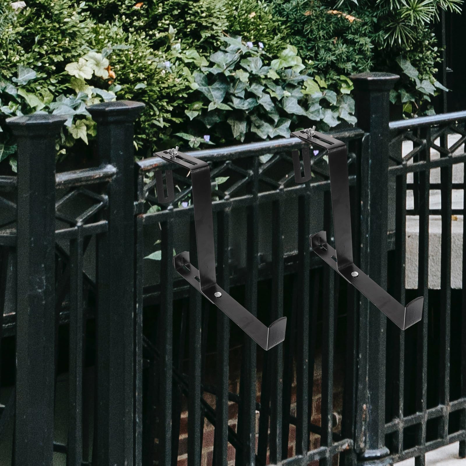 IMIKEYA 2 Stück Verstellbare Blumenampelhalter aus Eisen Robuste Balkon Blumenkastenhalterung für Wand und Geländer Einfache Montage Schwarz