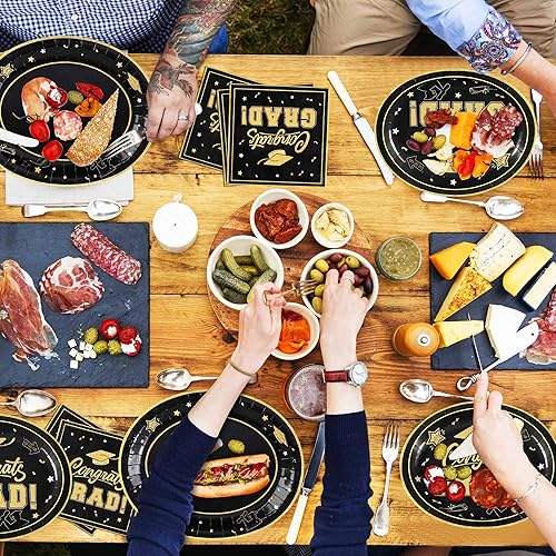 Miniatura 8 de LZPTYYSN Class of 2023 - Platos y servilletas de papel de graduación, 200 piezas de vajilla desechable para 50 invitados, negro y dorado