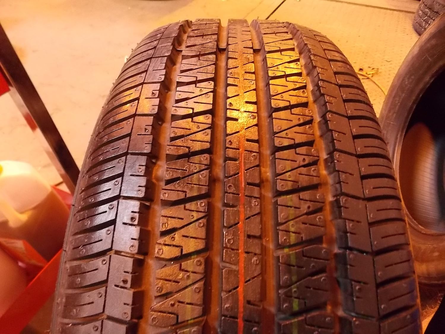 Amazon.com: Bridgestone Insignia SE200 P215/65R15 95T Tire 085740 ...