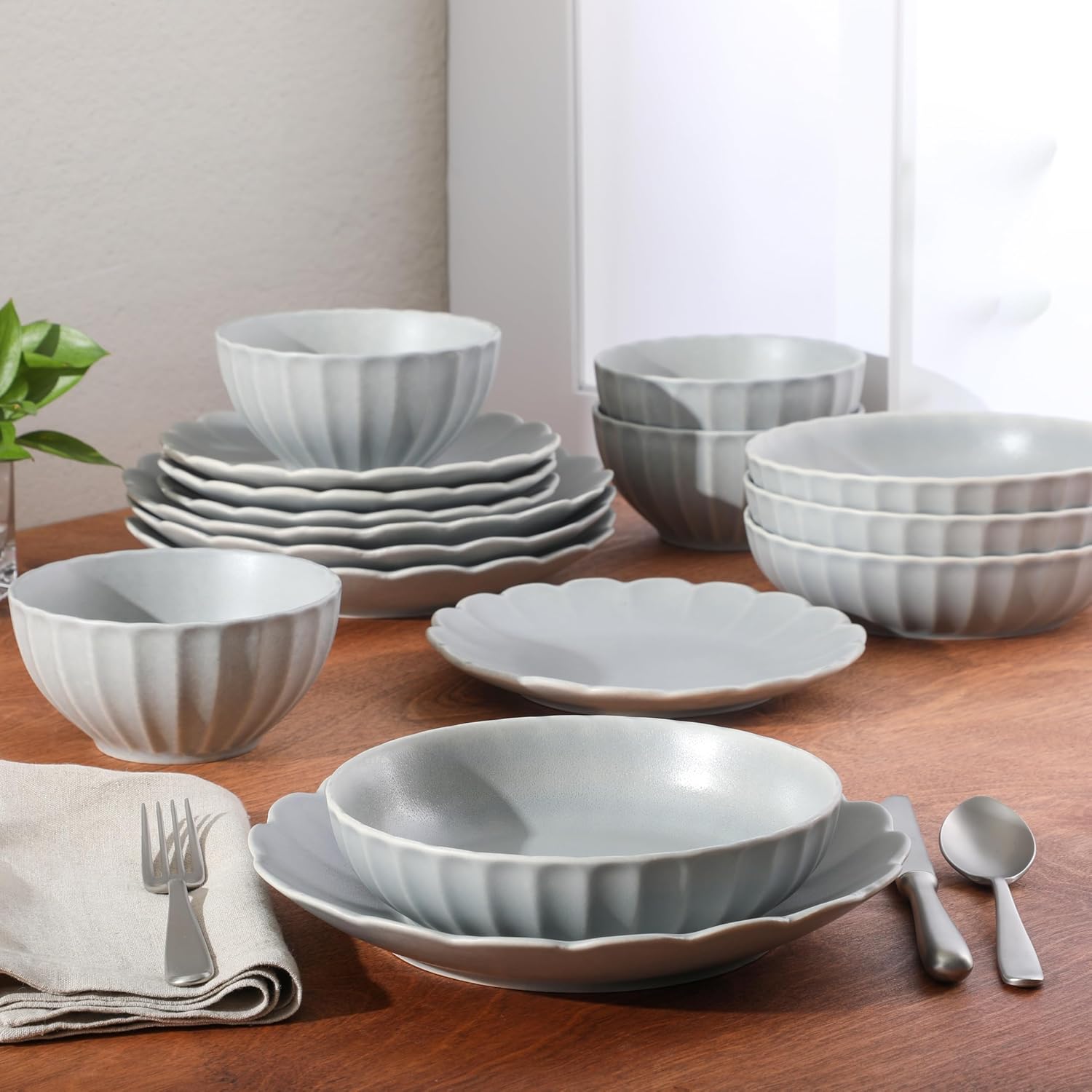 Gibson Elite Malibu Shore 16 Piece Scallop Stoneware Reactive Glaze (Service for 4) Ceramic Plates and Bowls Dinnerware Set - Blue - Image 5