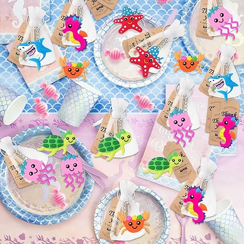 Miniatura 6 de CiciBear Paquete de 54 regalos de regreso de fiesta del mundo marino con llaveros de criaturas marinas y etiquetas de agradecimiento para cumpleaños