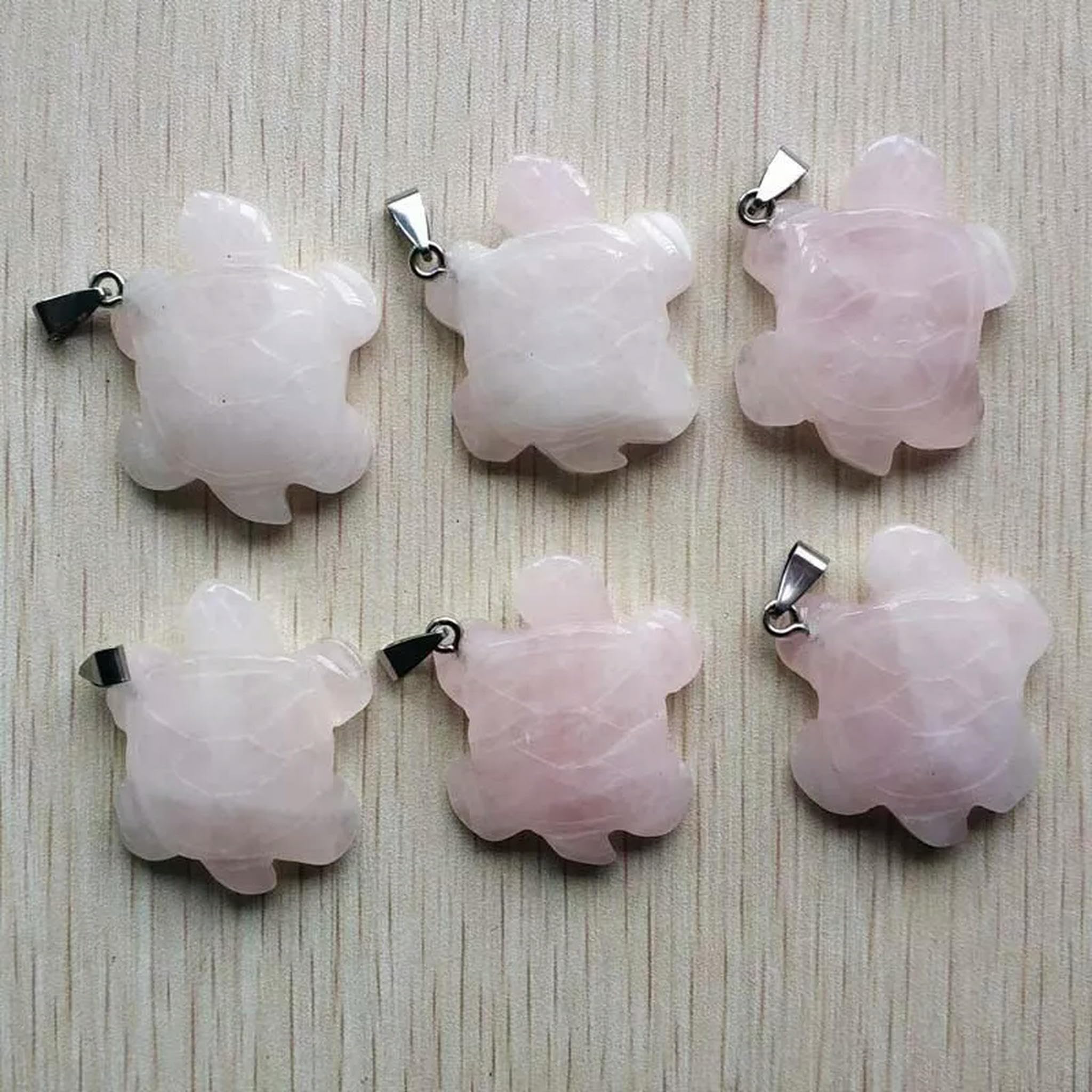 Tortue en quartz rose naturel : lot de 12 pendentifs sculptés en gros pour création de bijoux