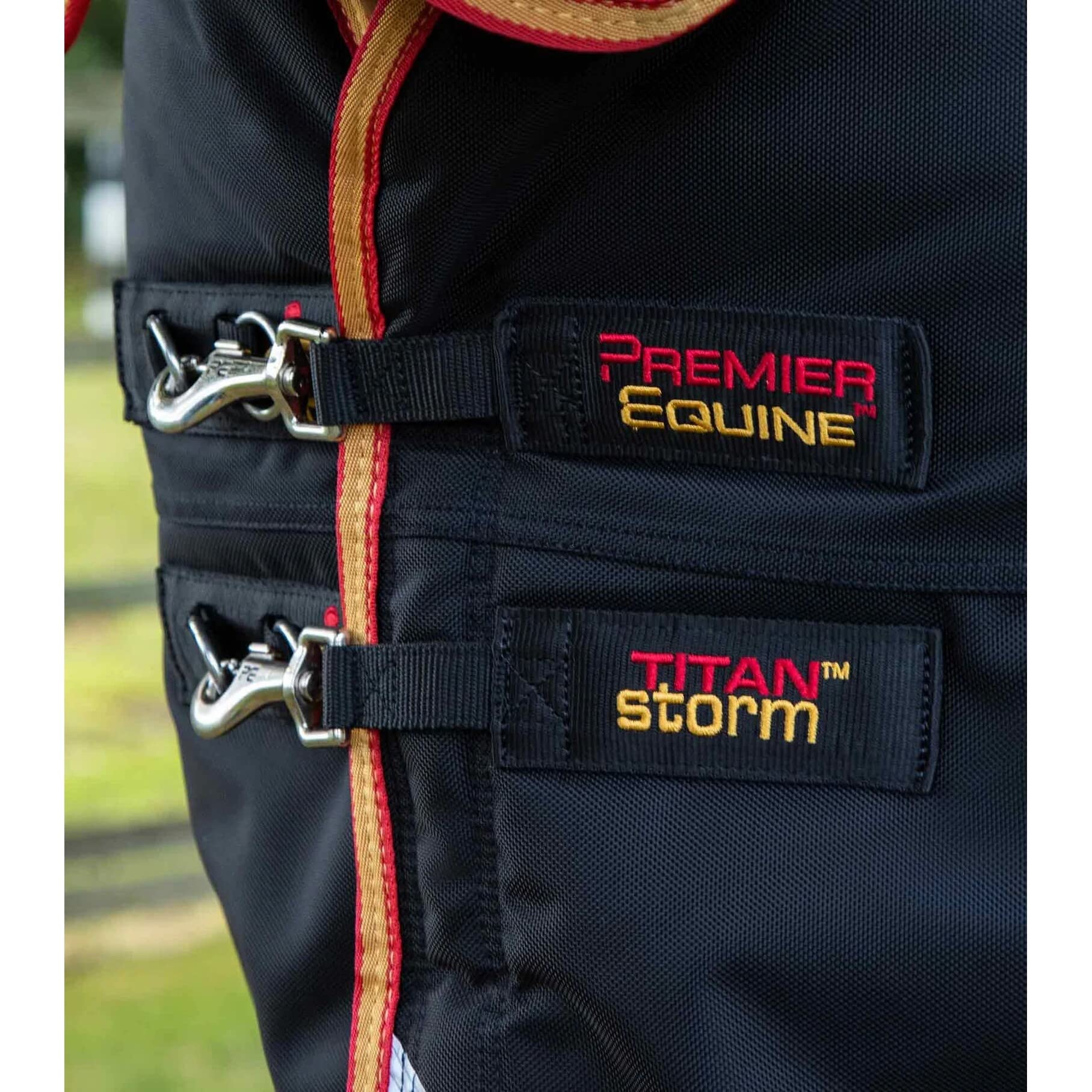 Premier Equine Manta de Exterior para Caballos con cubrecuello Titan Storm 450 g