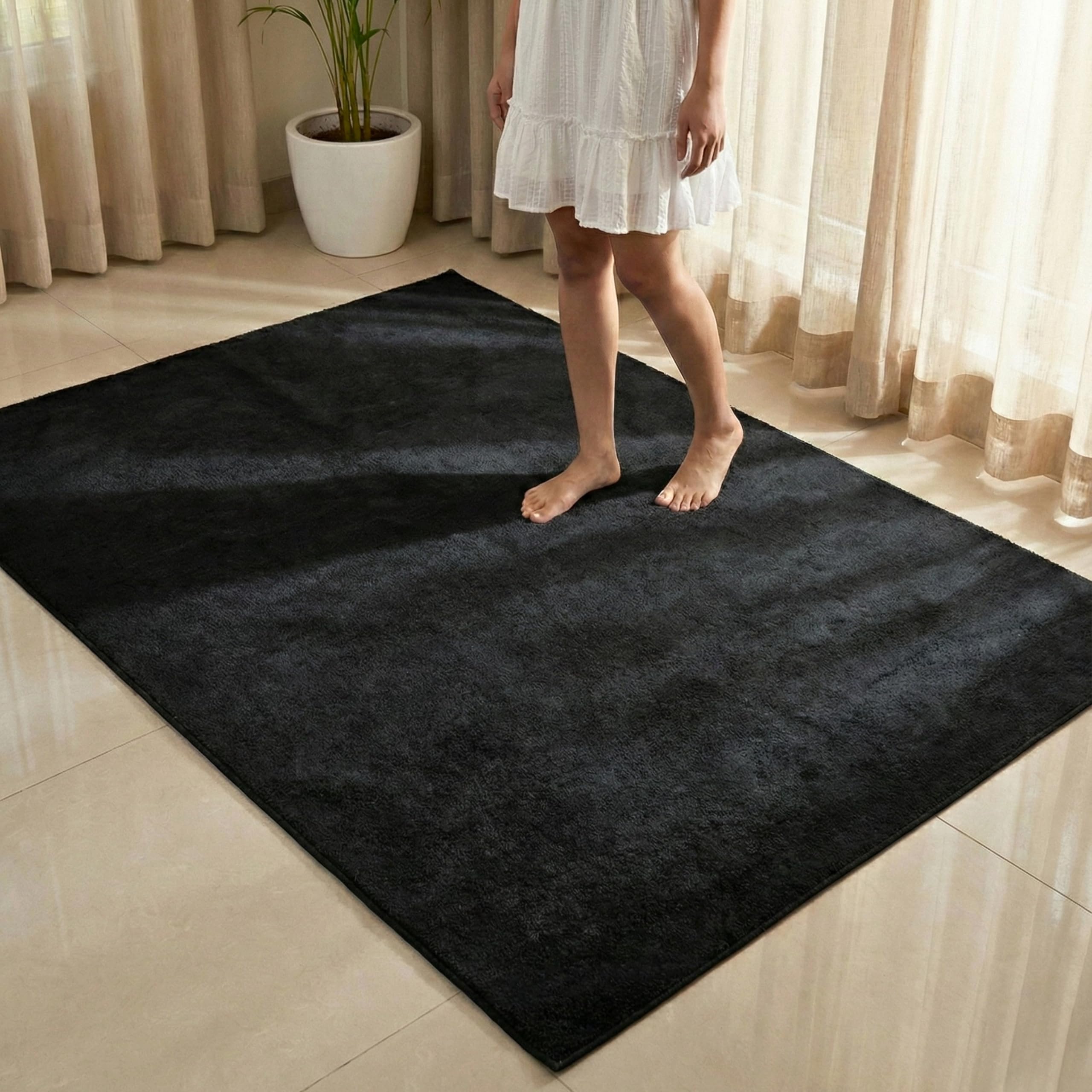 SARAL Home Black Soft Microfiber Solid Design Anti-Skid Rectangular Carpet - 120X180 Cms