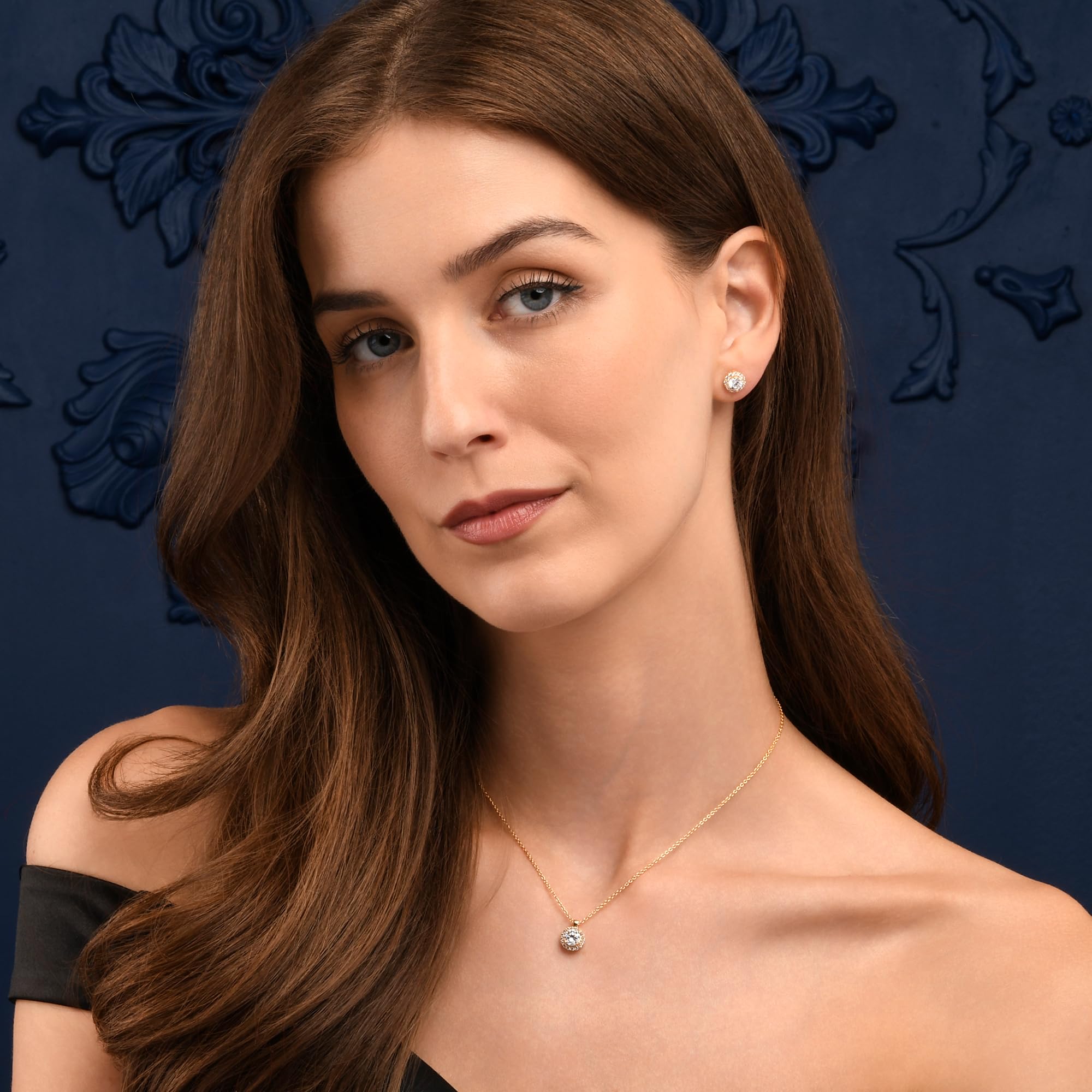 Diamond Treats Damen-Halskette aus 925er Sterlingsilber oder vergoldetem Silber mit rundem Zirkonia-Mittelstein und funkelndem Halo – elegante Silber- oder Gold-Halskette mit Geschenkbox