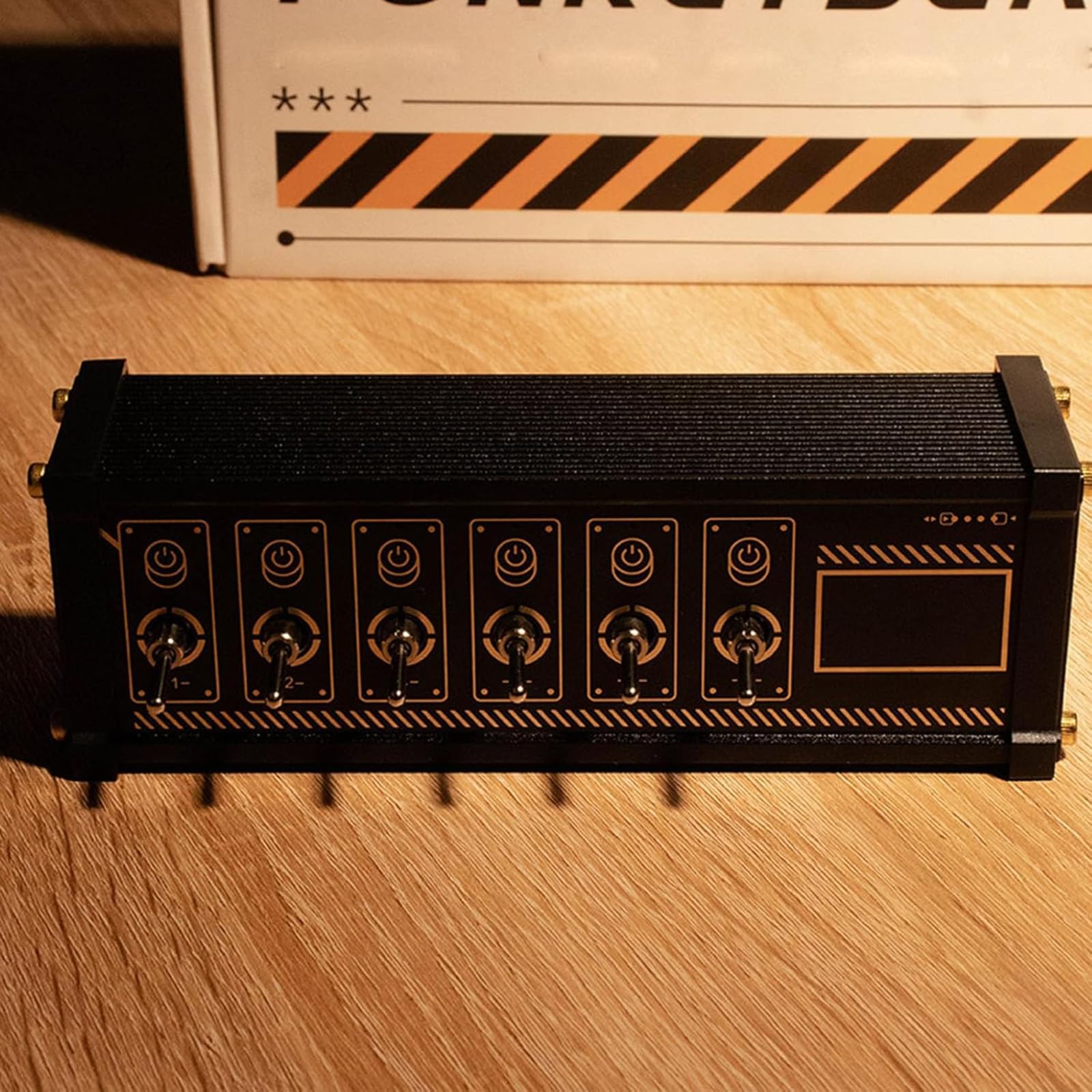 Stacja dokująca z przełącznikiem USB, 6 portów z niezależnym przyciskiem sterowania i sterowaniem głosowym, transmisja danych do telefonów, tabletów i gadżetów