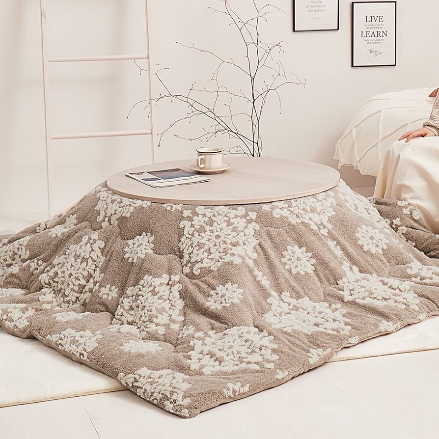 Amazon｜こたつ薄掛け布団 正方形 『シュシュ』 (約190×190cm