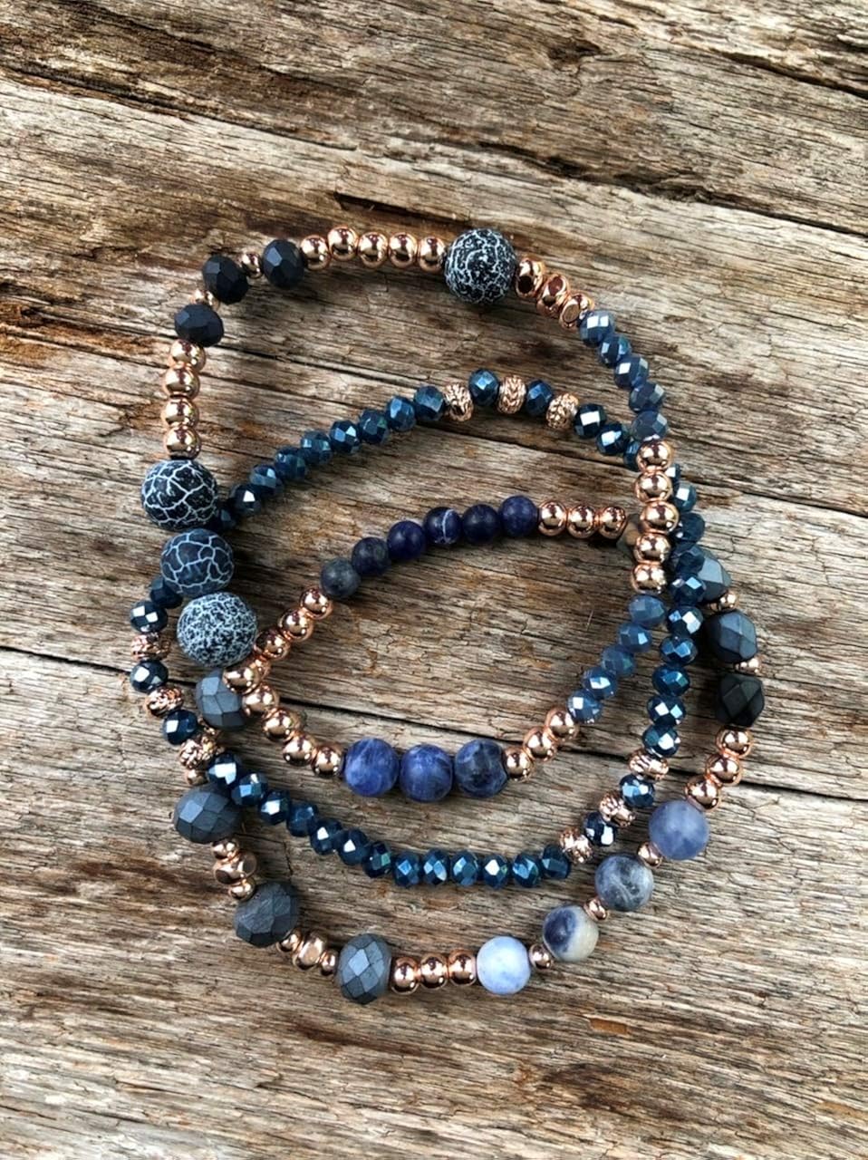 Bello London Set of three Stretch Bracelets with blue and champagne gold plated beads - Yori B01-06-02 - Image 4
