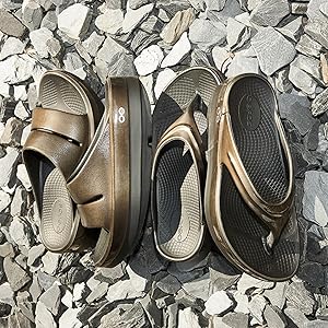 Amazon | OOFOS(ウーフォス) リカバリーサンダル OOmega OOahh Luxe