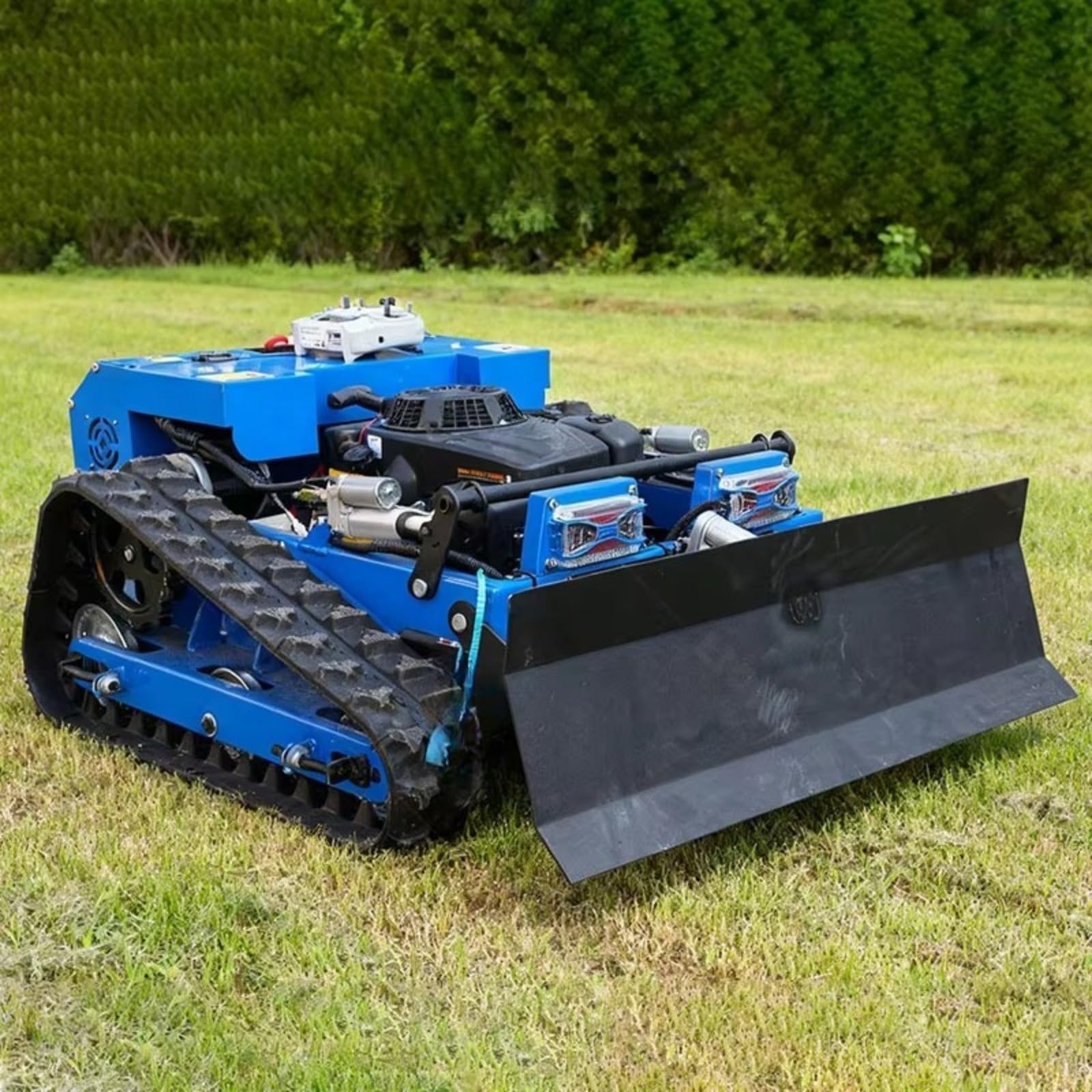 Cortacésped autopropulsado con control remoto con diseño todo terreno | Cortacésped de control remoto con orugas para patios y campos grandes con ancho de corte amplio y corte de alta eficiencia