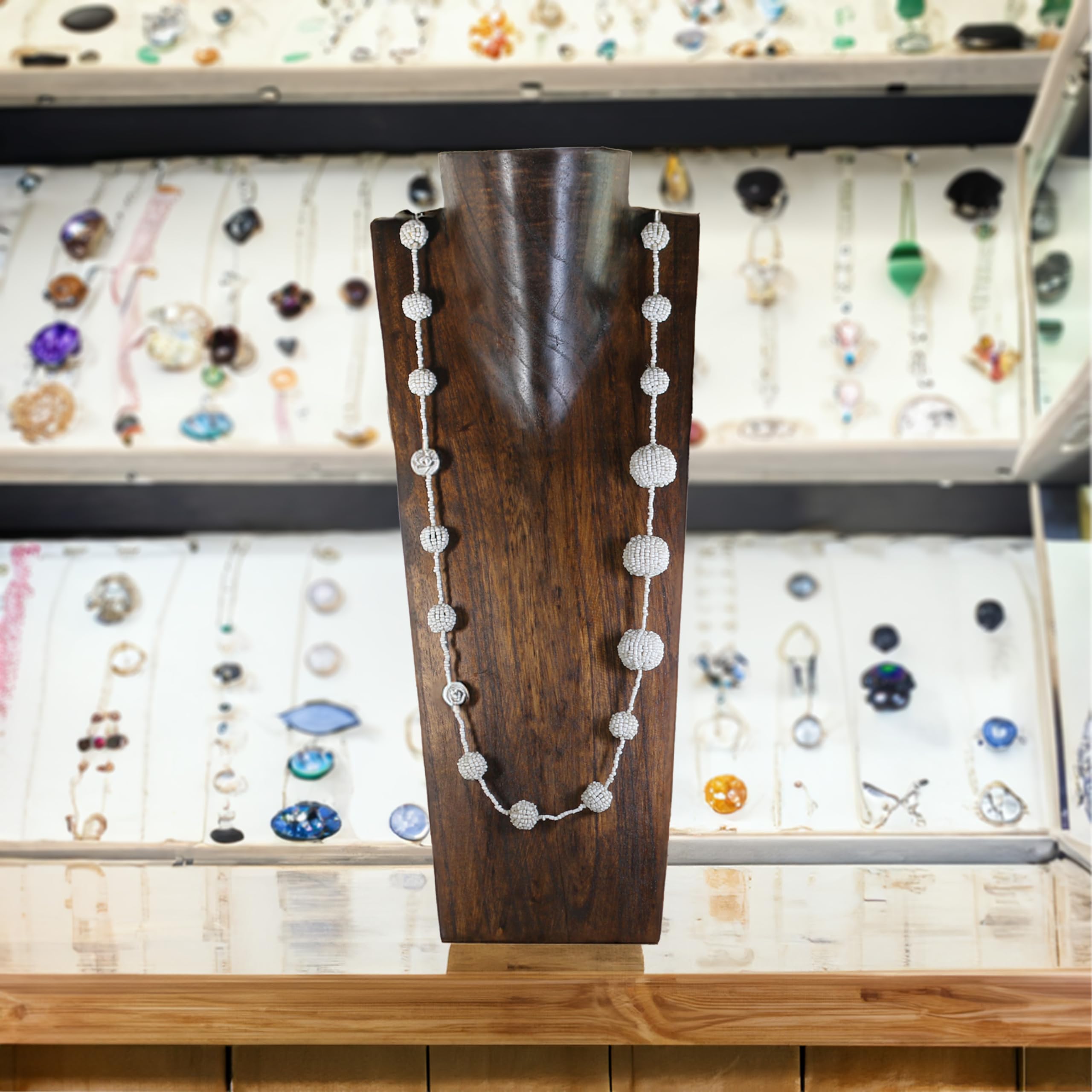 Schmuckständer Kettendisplay Schmuckbüste aus Holz 40 cm – Handgefertigtes Halsketten-Display für Ketten bis 80 cm, für Schaufenster, Messen, Schmuckaufbewahrung (Braun-40cm)