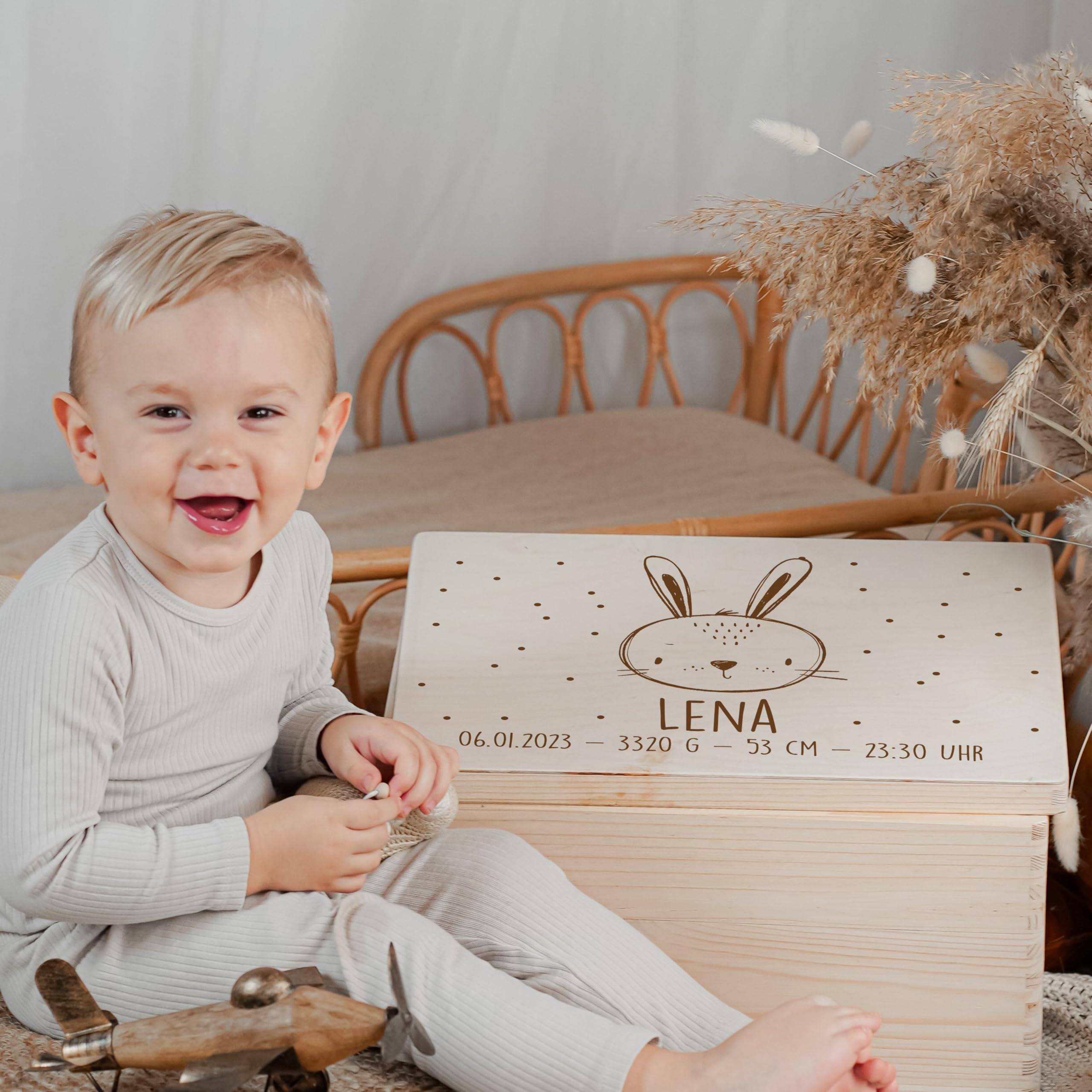 KIDSMOOD - Erinnerungsbox Baby, personalisierte Holzkiste mit Deckel, Ideal zur Aufbewahrung von Erinnerungen und als Geschenk zur Geburt, Taufe oder als Geburtstagsgeschenk für Mädchen und Jungen