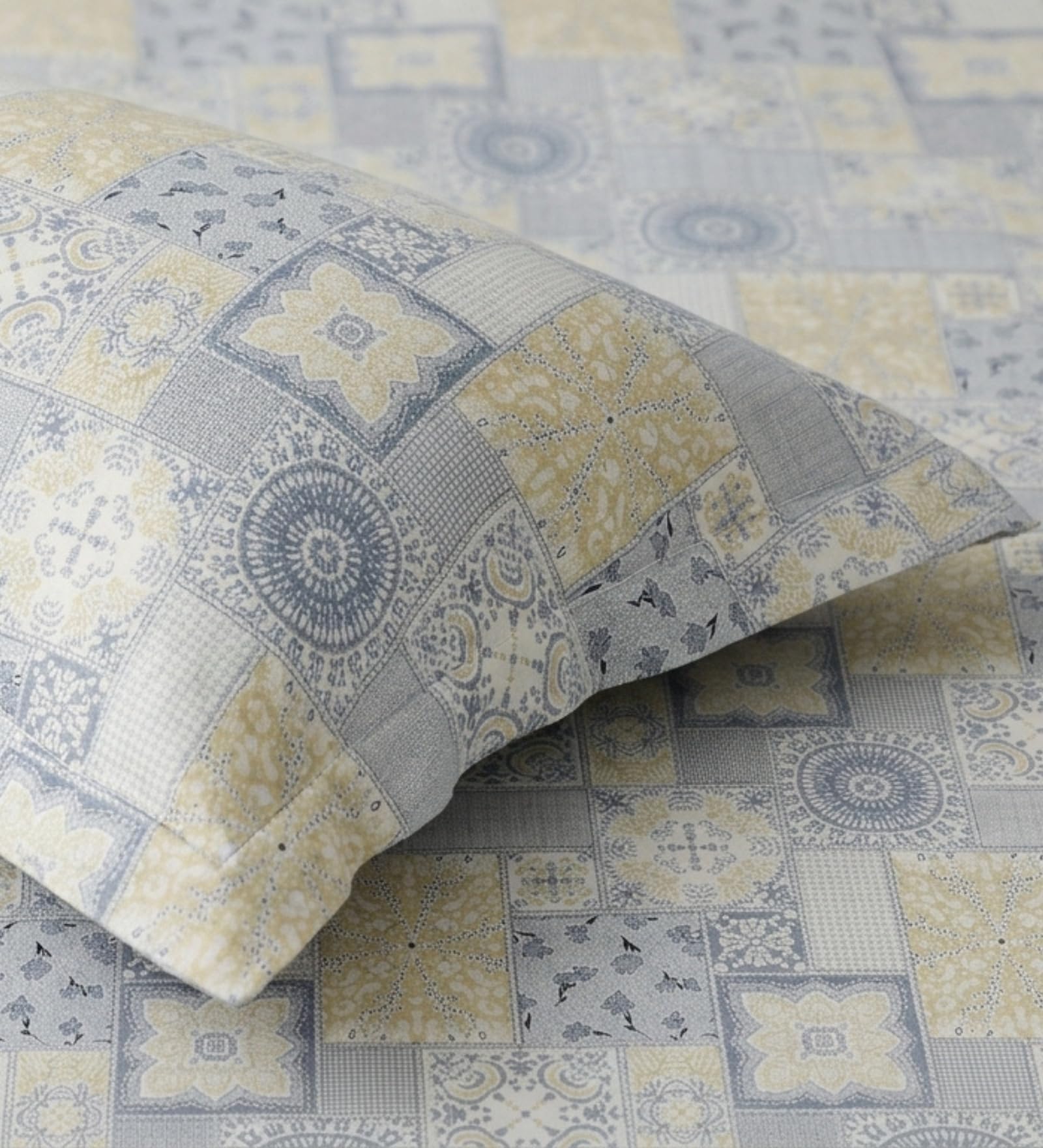 Mafatlal King Size Bedsheet - Beige Blue Leaf Print -15