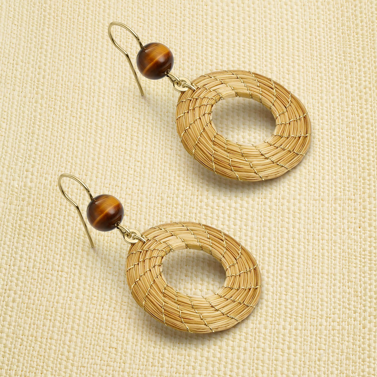 VERA NAVARRO - Orecchini Vegetali in Oro Mandala Aperto 20 mm con Pietra Occhio di Tigre - 100% Naturale Fatto a Mano - Design Esclusivo