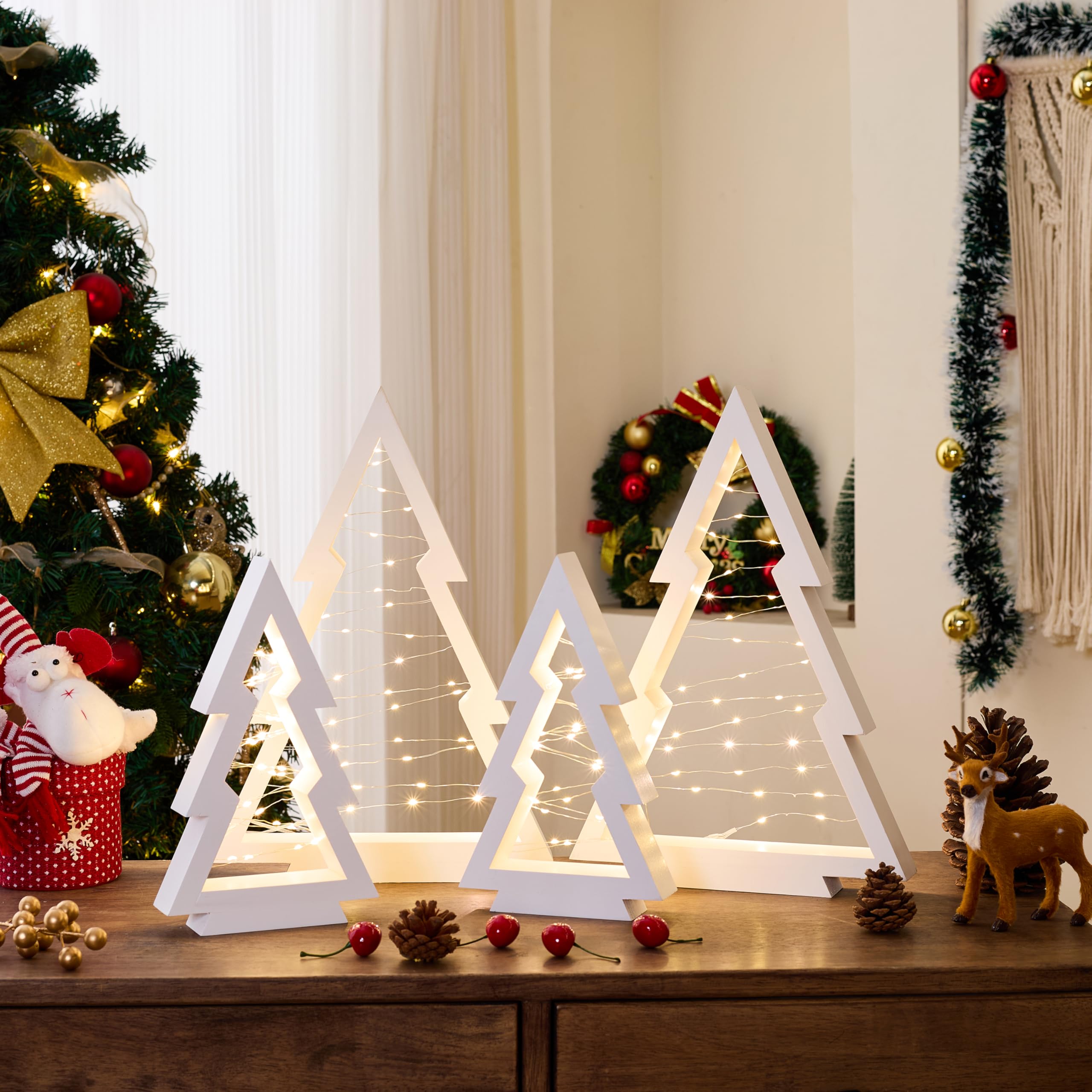 Lot de 4 sapins de Noël en bois avec lumières - Compartiment à piles caché - Arbres de Noël lumineux en bois pour les vacances, les fêtes d'hiver, le bureau, la cheminée de la maison (blanc)
