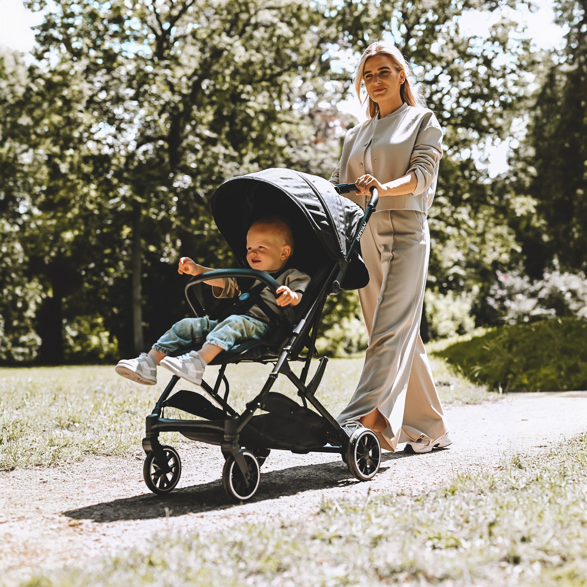 Deryan Lusso Rolo Travel Buggy – per bambini dalla nascita fino a 22 kg con funzione sdraio, ultraleggero 7,5 kg, pieghevole con una sola mano, UPF 50+, cestino fino a 3 kg (torrone)
