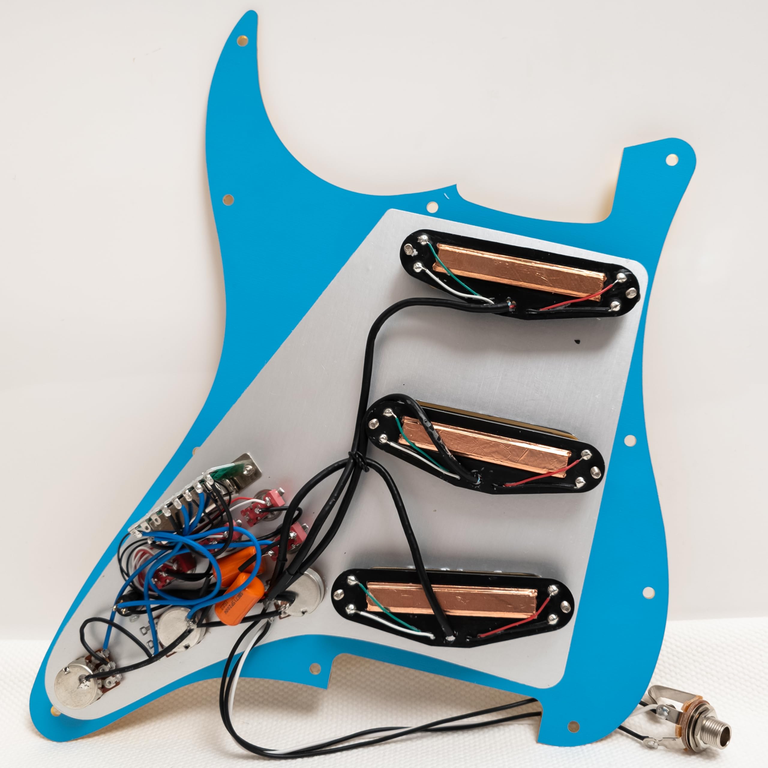 SSS - Juego de golpeadores precableados para guitarra Fender Strat, 3 mini pastillas Humbucker de doble riel, interruptores divididos de bobina, interruptor de mejora, kit completo de actualización