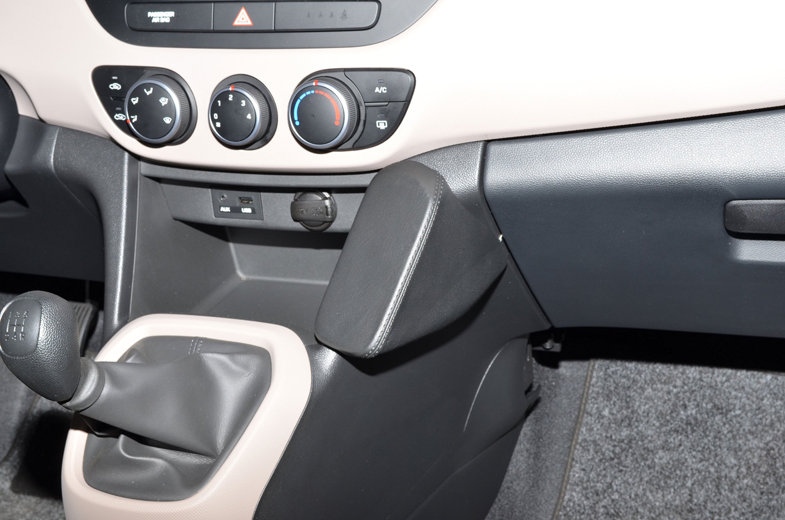 KUDA Supporto Universale Per Telefono In Vera Pelle – Per Hyundai I10 (dal 2013, Senza Sportello), Consolle A Scomparsa