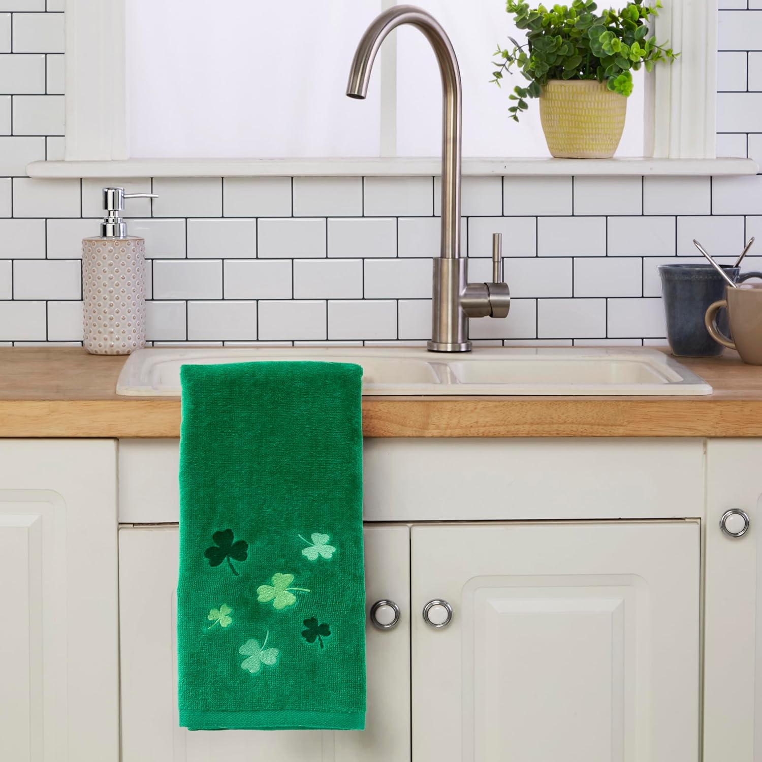 SKL Home St. Patrick's Day Tossed Shamrocks 100% Cotton Embroidered 2pc Hand Towel Set, Decorative for Bath/Kitchen/Bar & Gift, Green