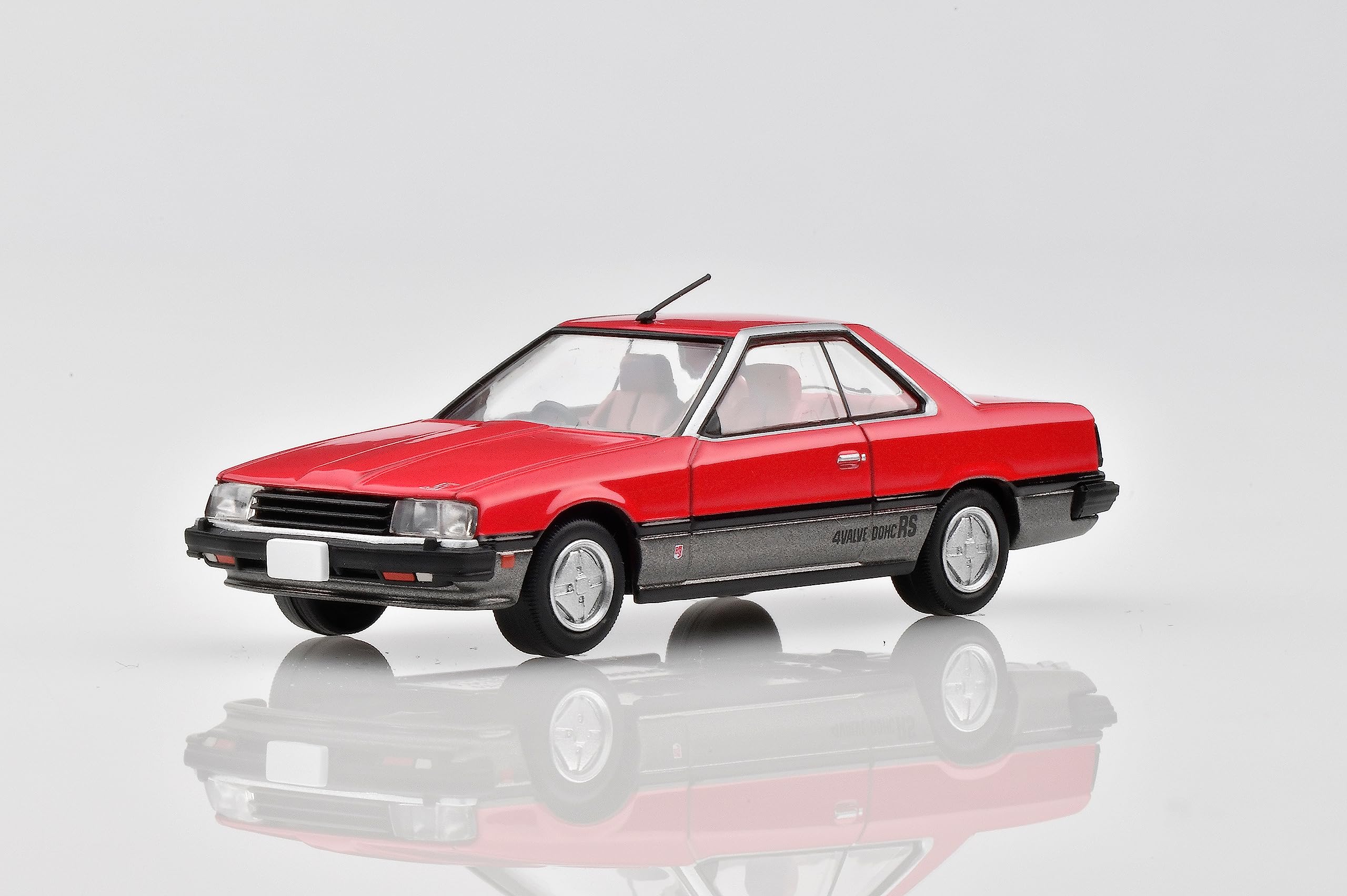 トミカリミテッドヴィンテージ　スカイラインのすべて　赤/グレー (ムック)【ムック本付録】TOMICA LIMITED VINTAGE NEO ニッサン　スカイライン ハードトップ2000 RS（赤 / グレー）