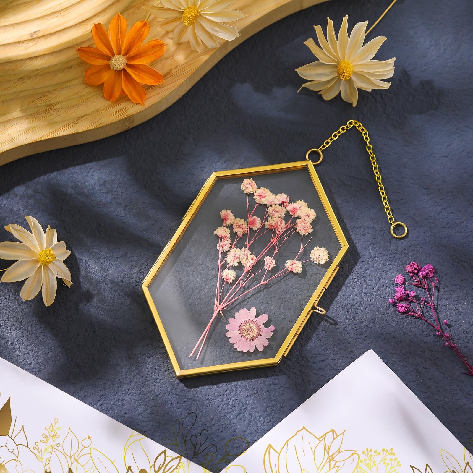Qunclay 4 Stück schwebender Blumenrahmen zum Aufhängen, gepresster Blumenrahmen, DIY, sechseckiges Glas mit Kette, doppeltes schwimmendes Bild, geometrische Wanddekoration für Bild in der Heimgalerie